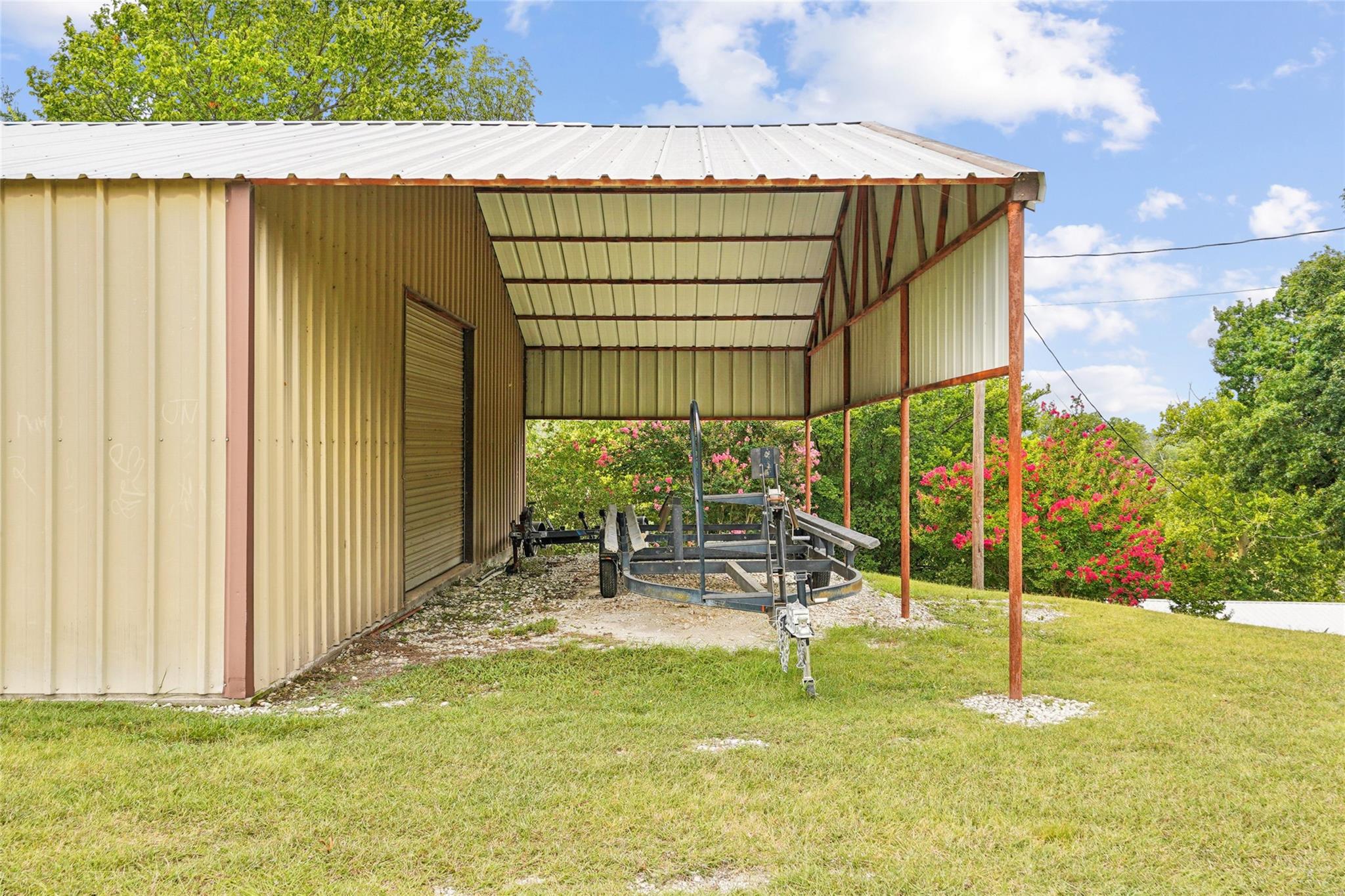 main property photo 35