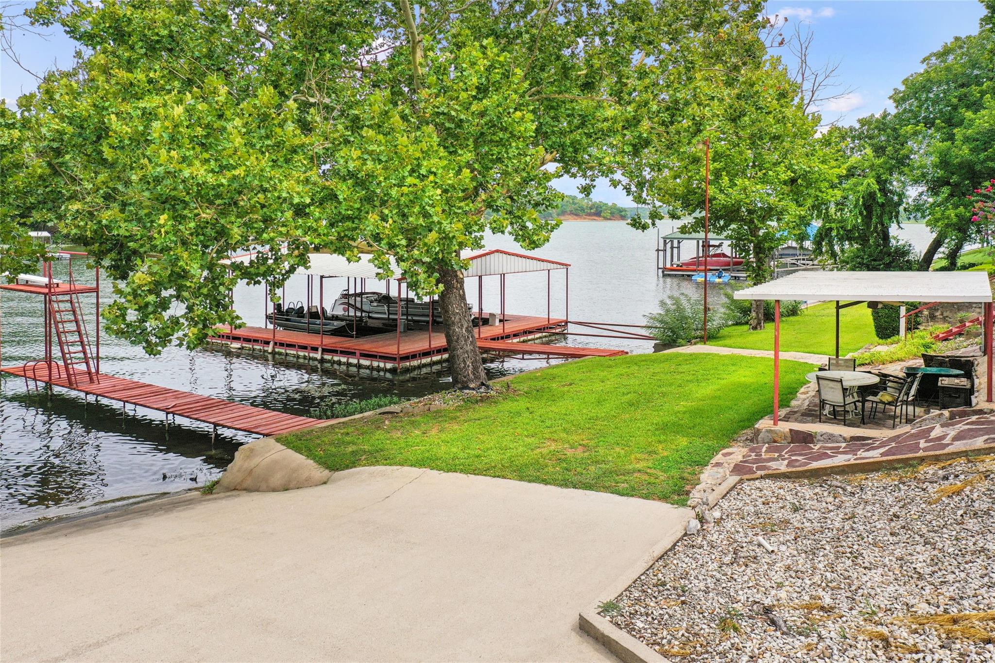 main property photo 37