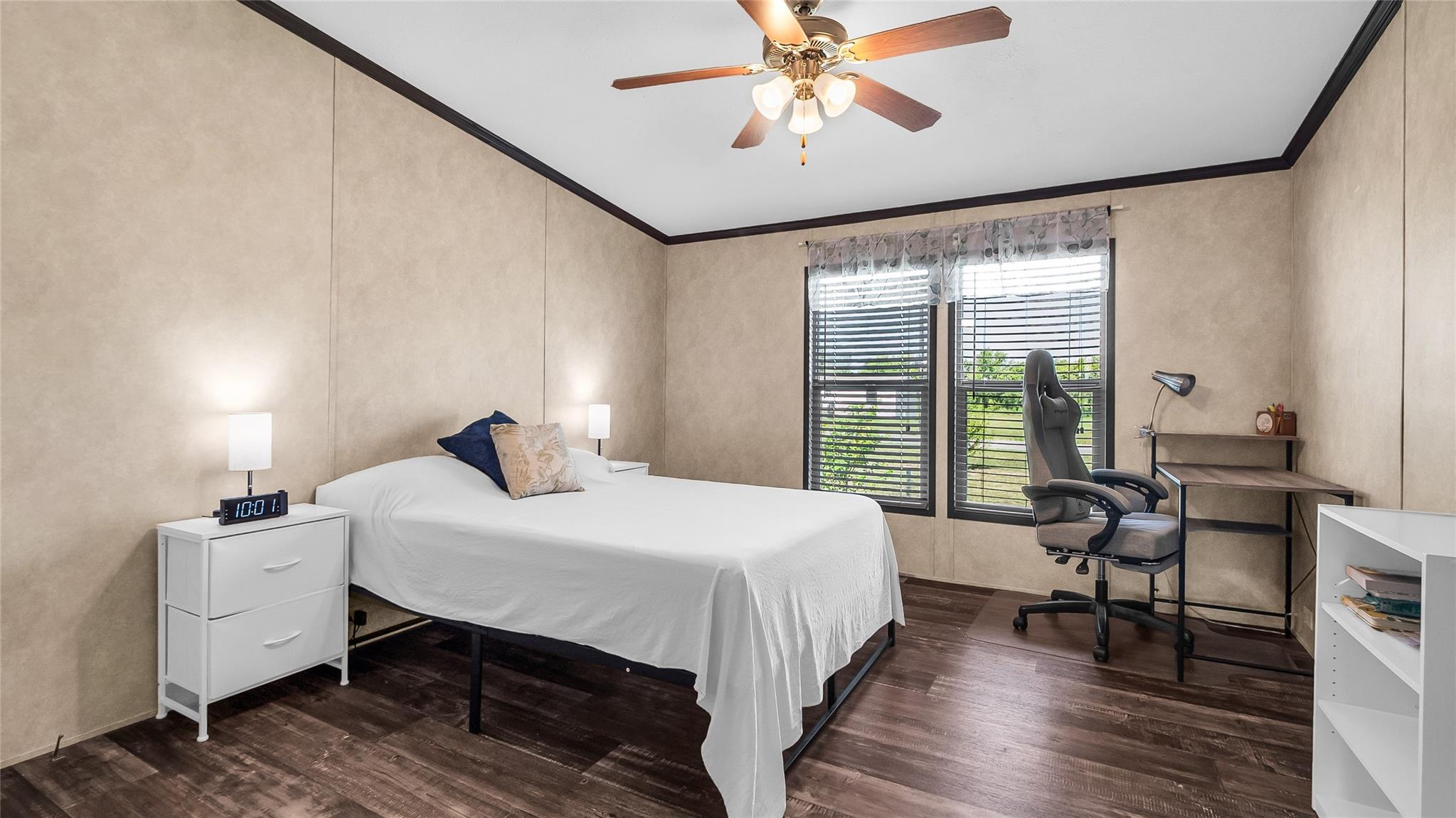 main property photo 16