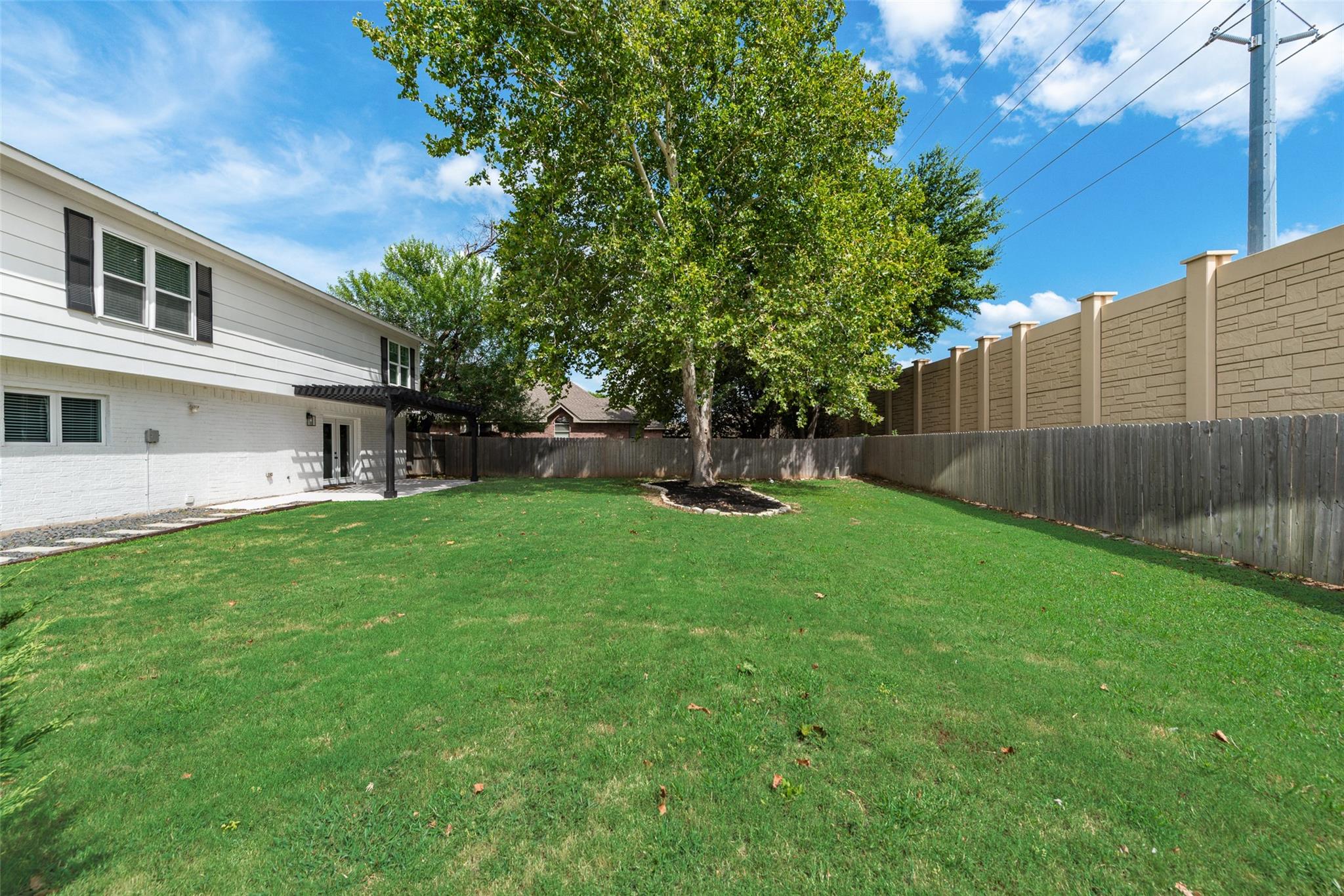 main property photo 24