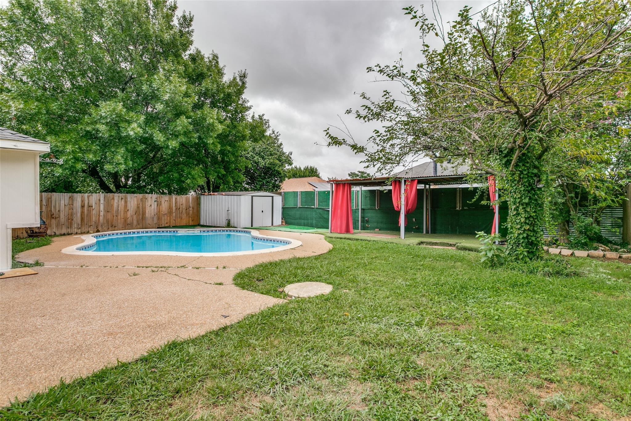 main property photo 34