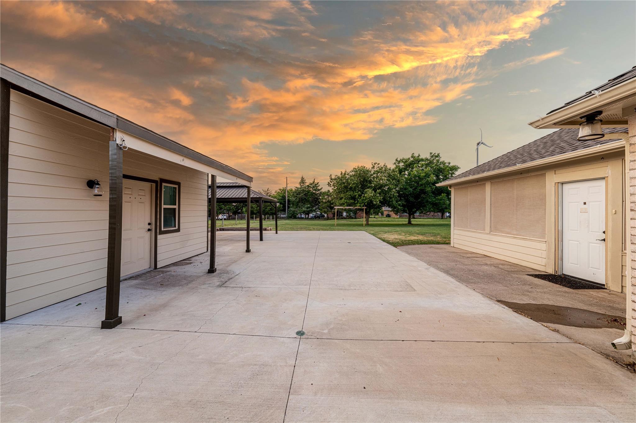 main property photo 21