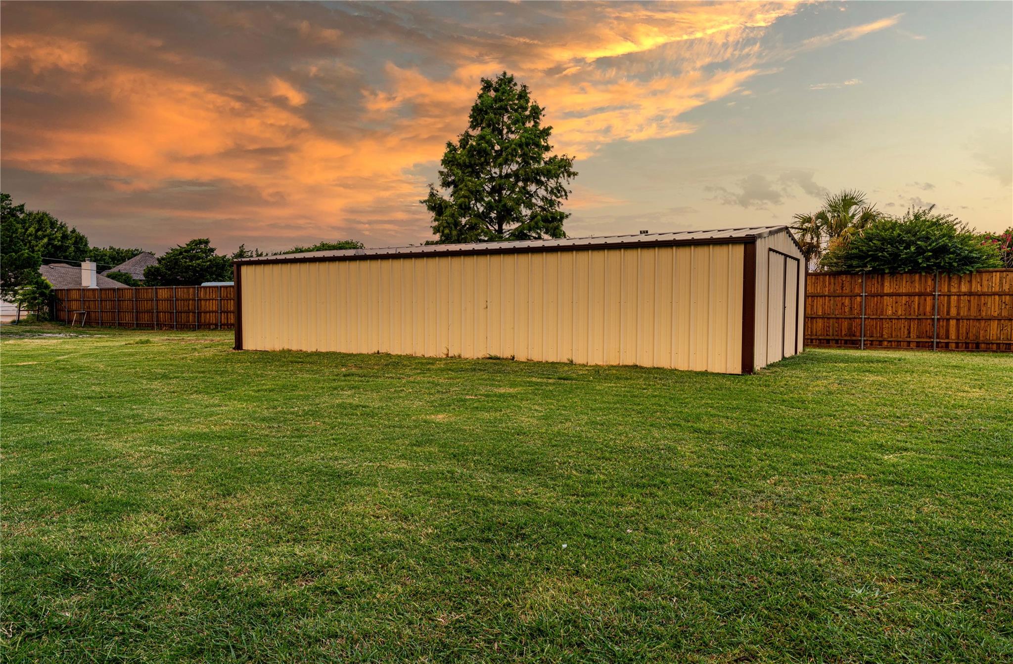 main property photo 23
