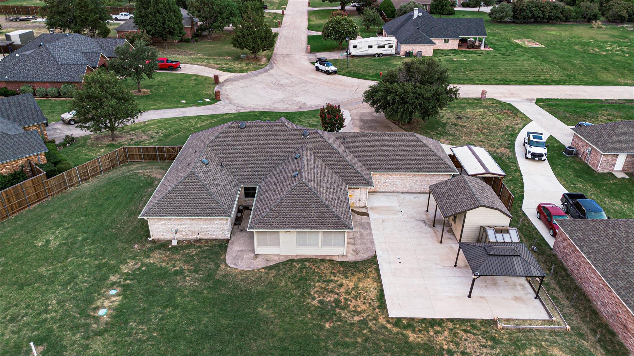 main property photo 28