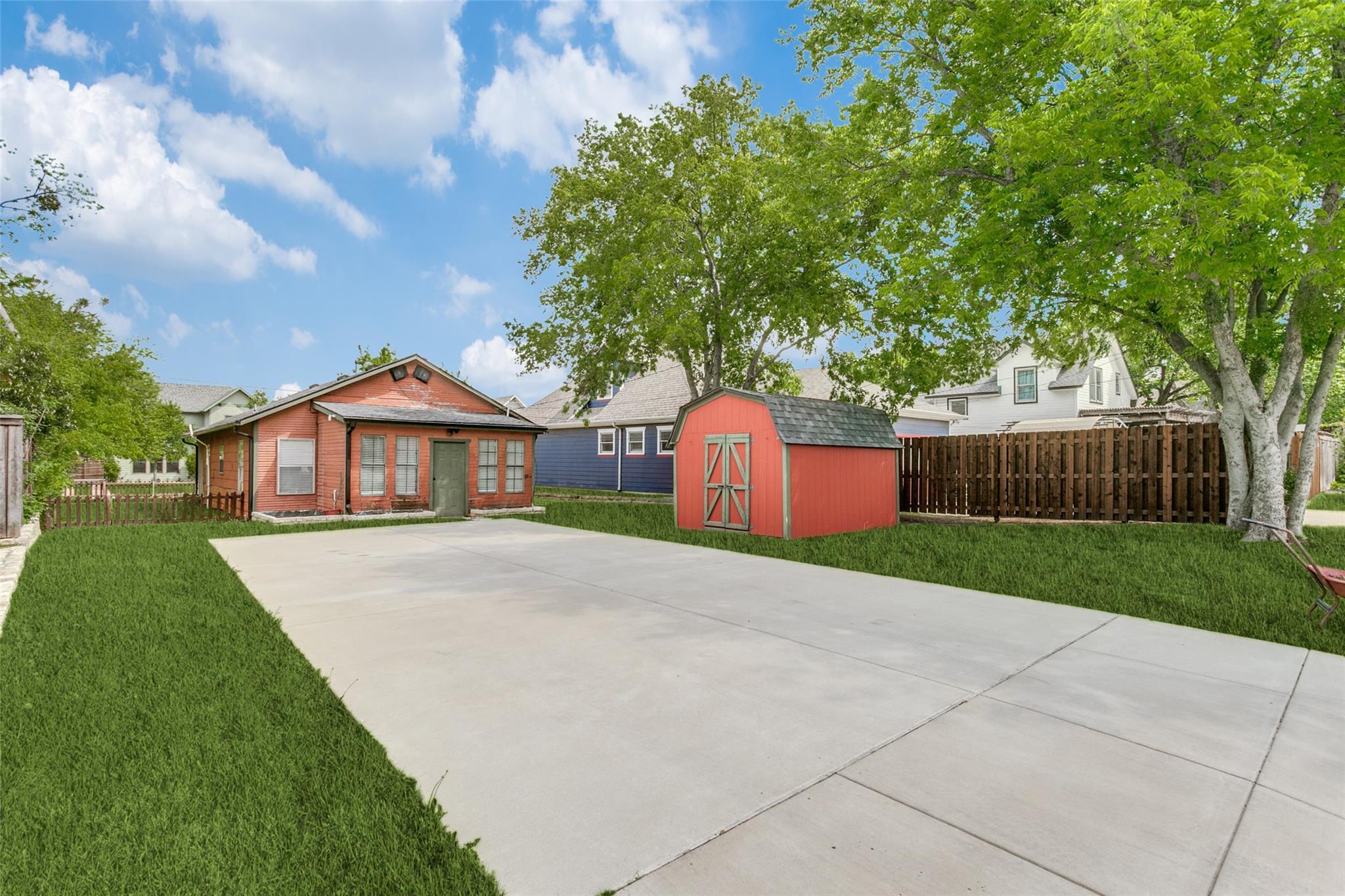 main property photo 9