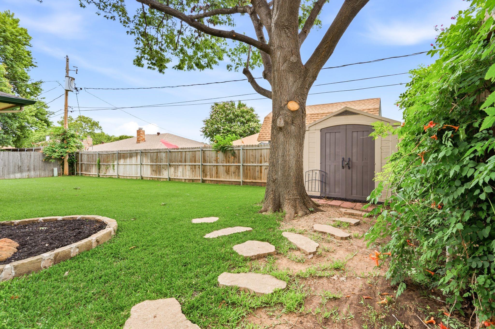 main property photo 33