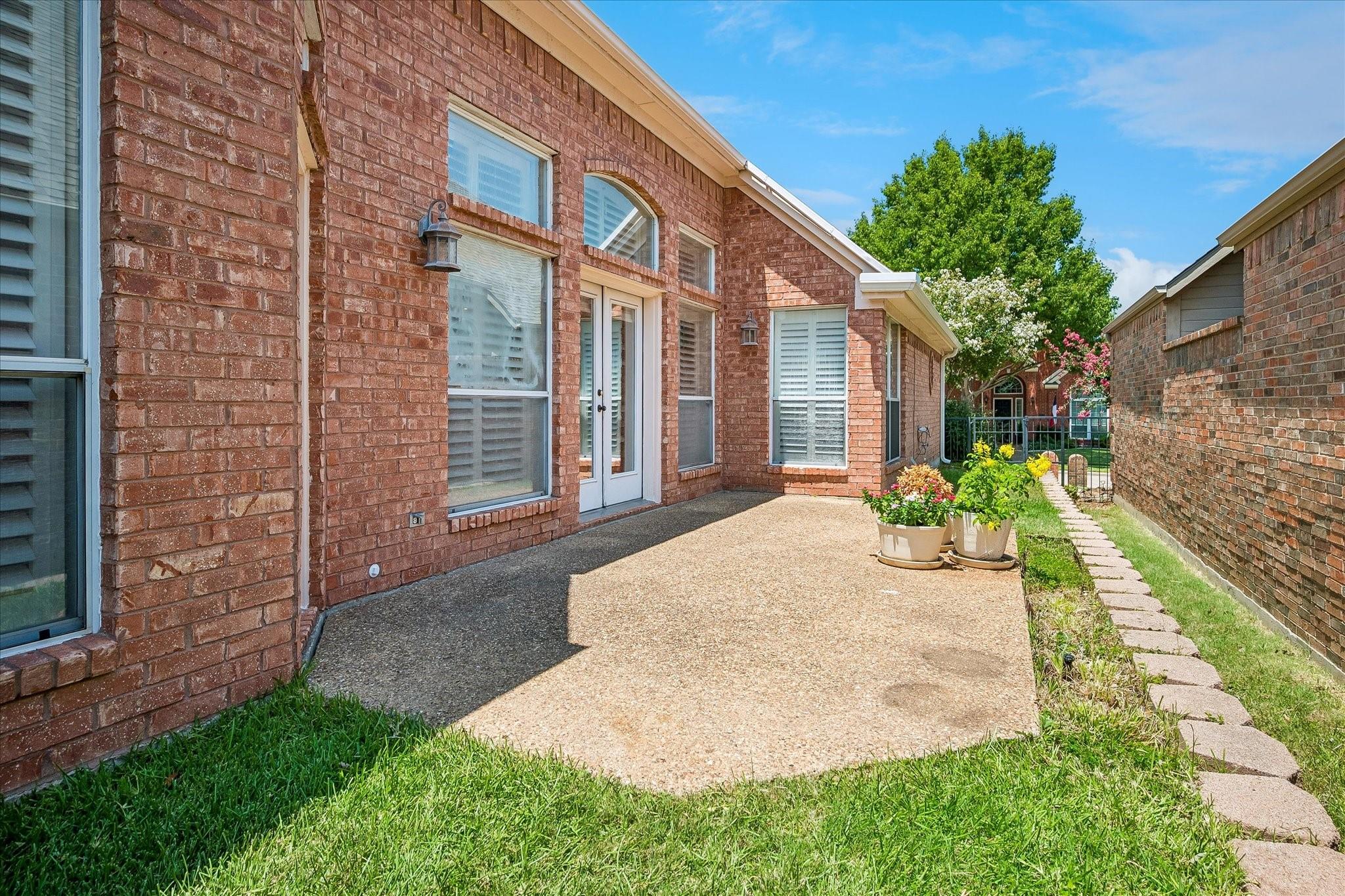 main property photo 23