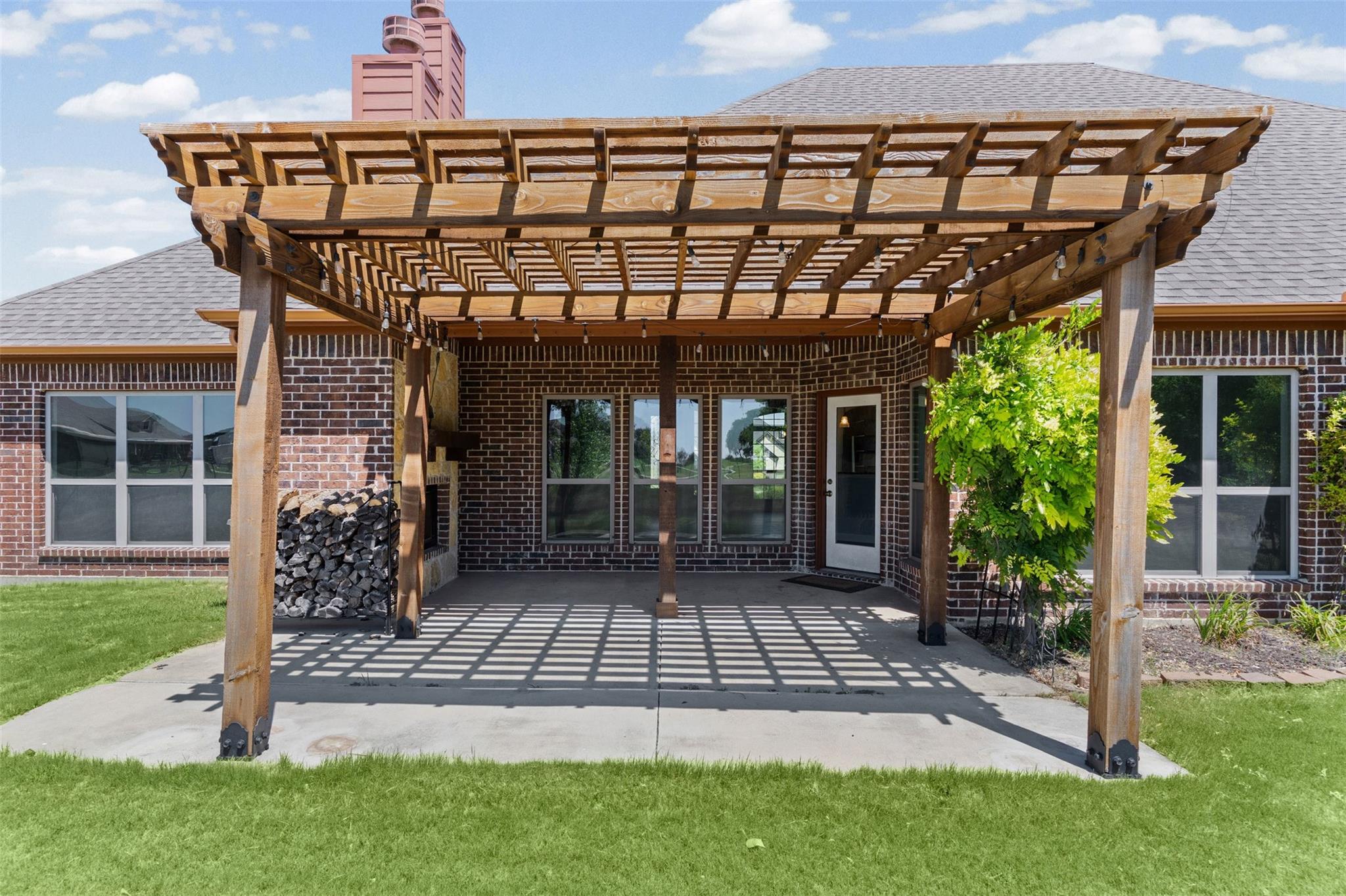 main property photo 33