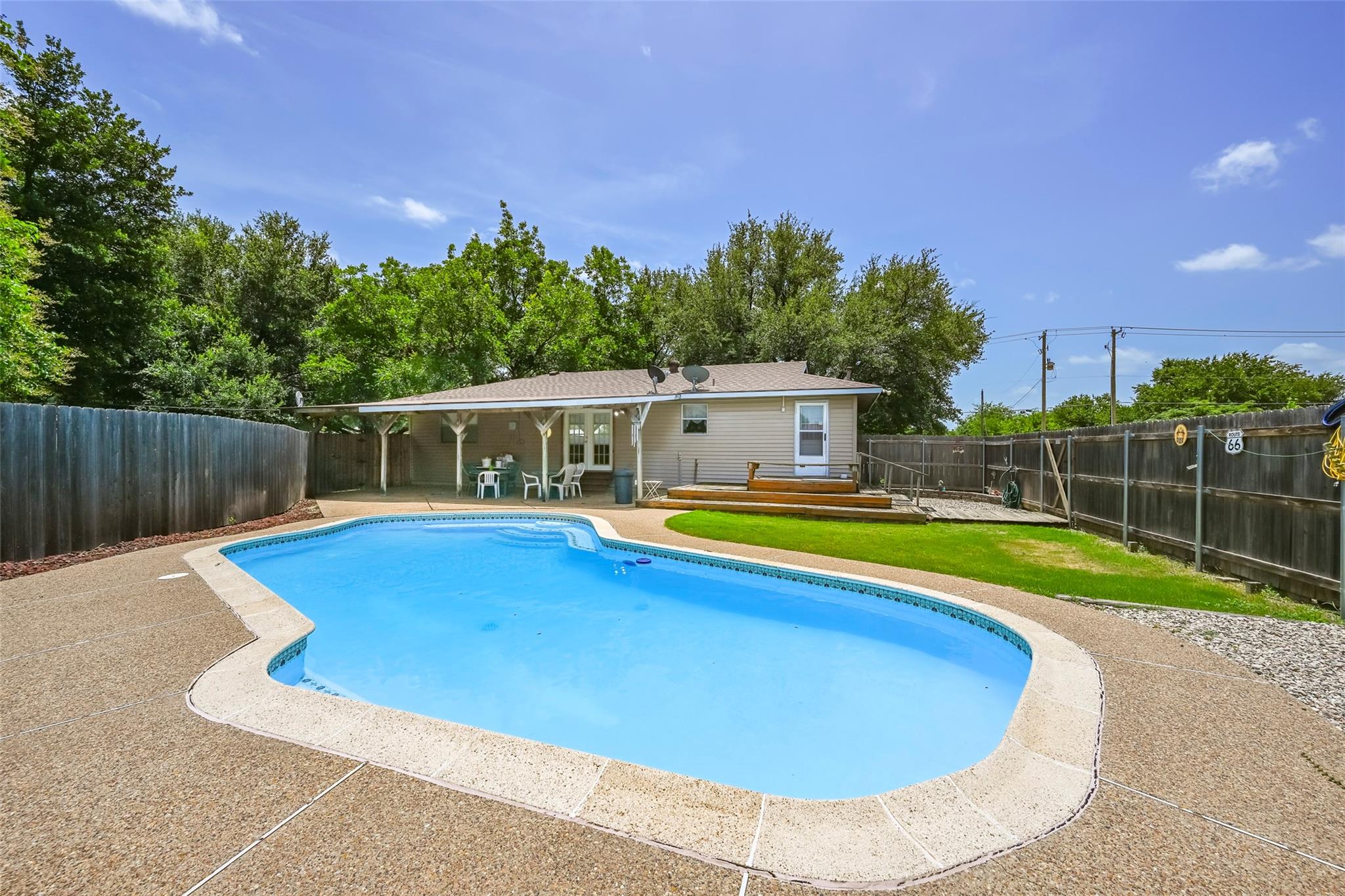 main property photo 5