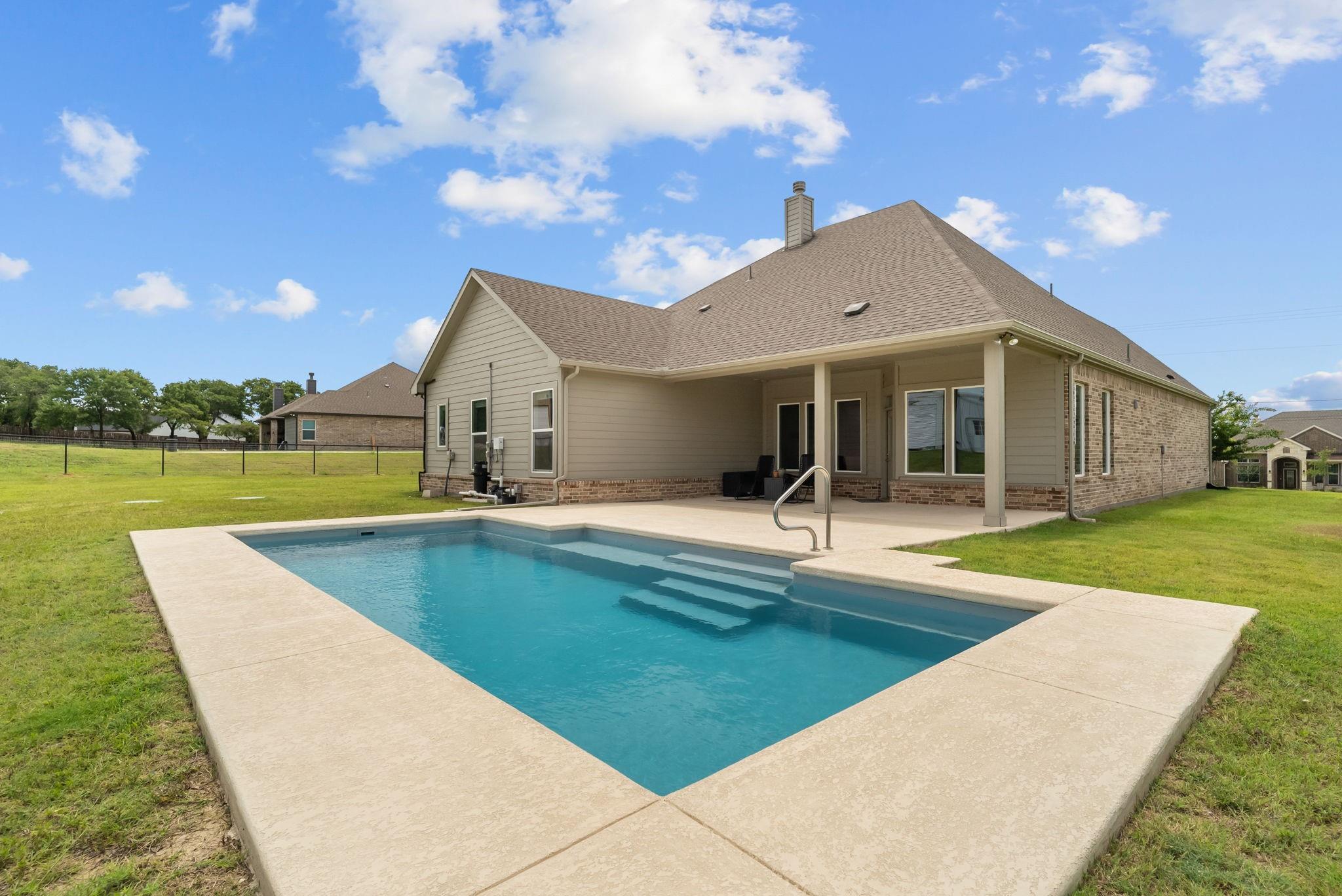 main property photo 34