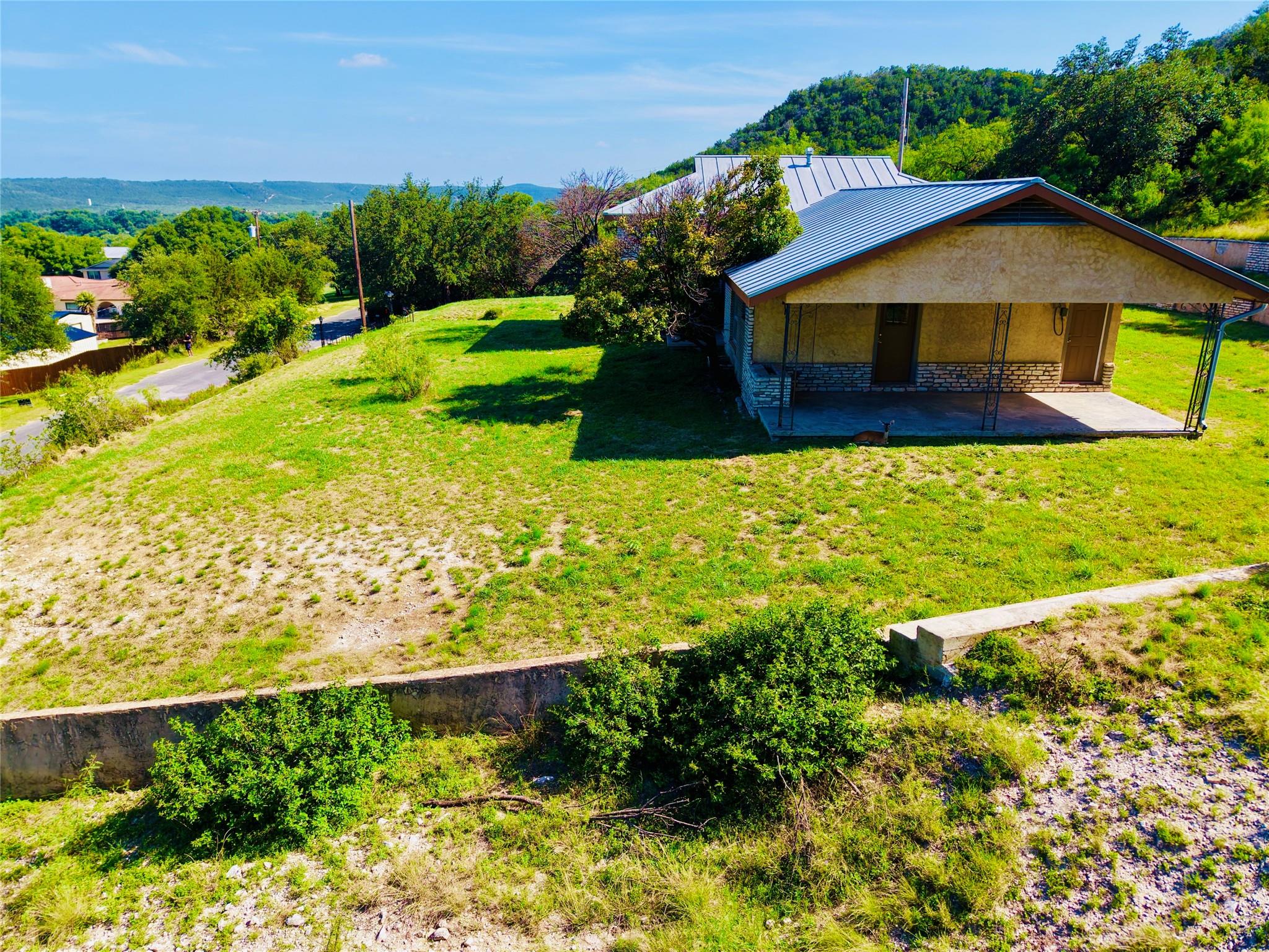 main property photo 8