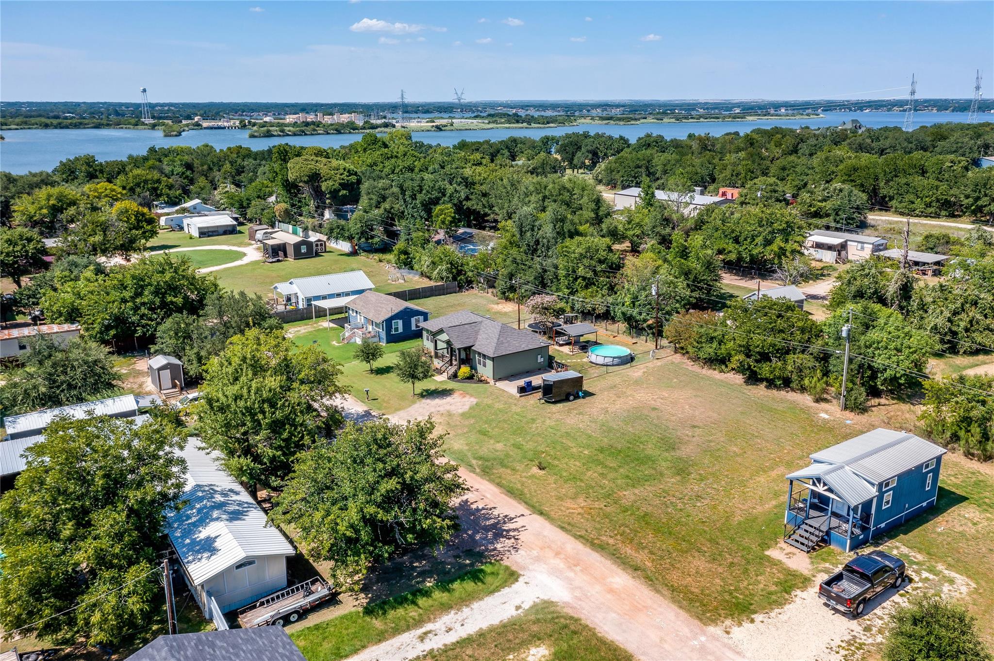 main property photo 39