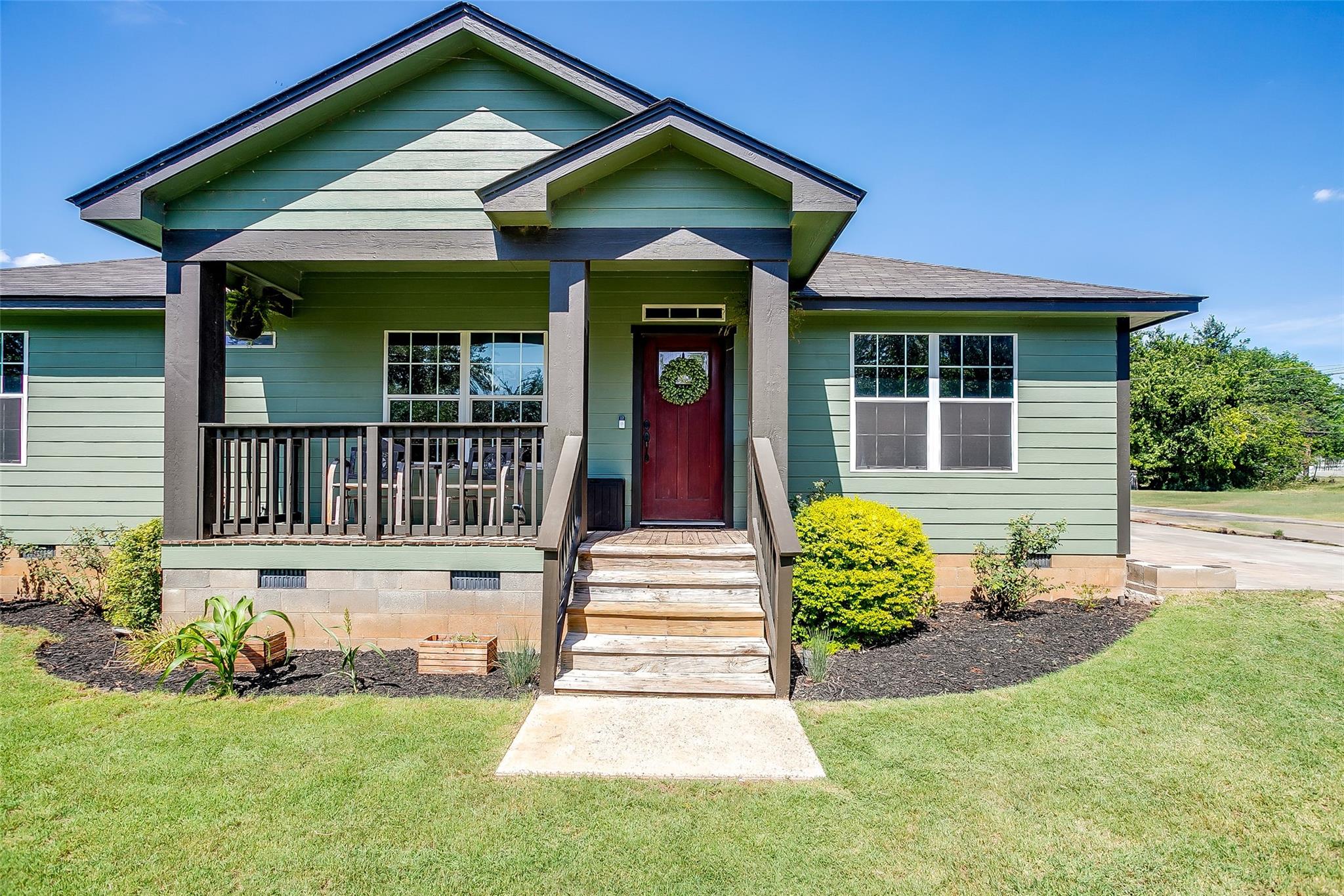 main property photo 5