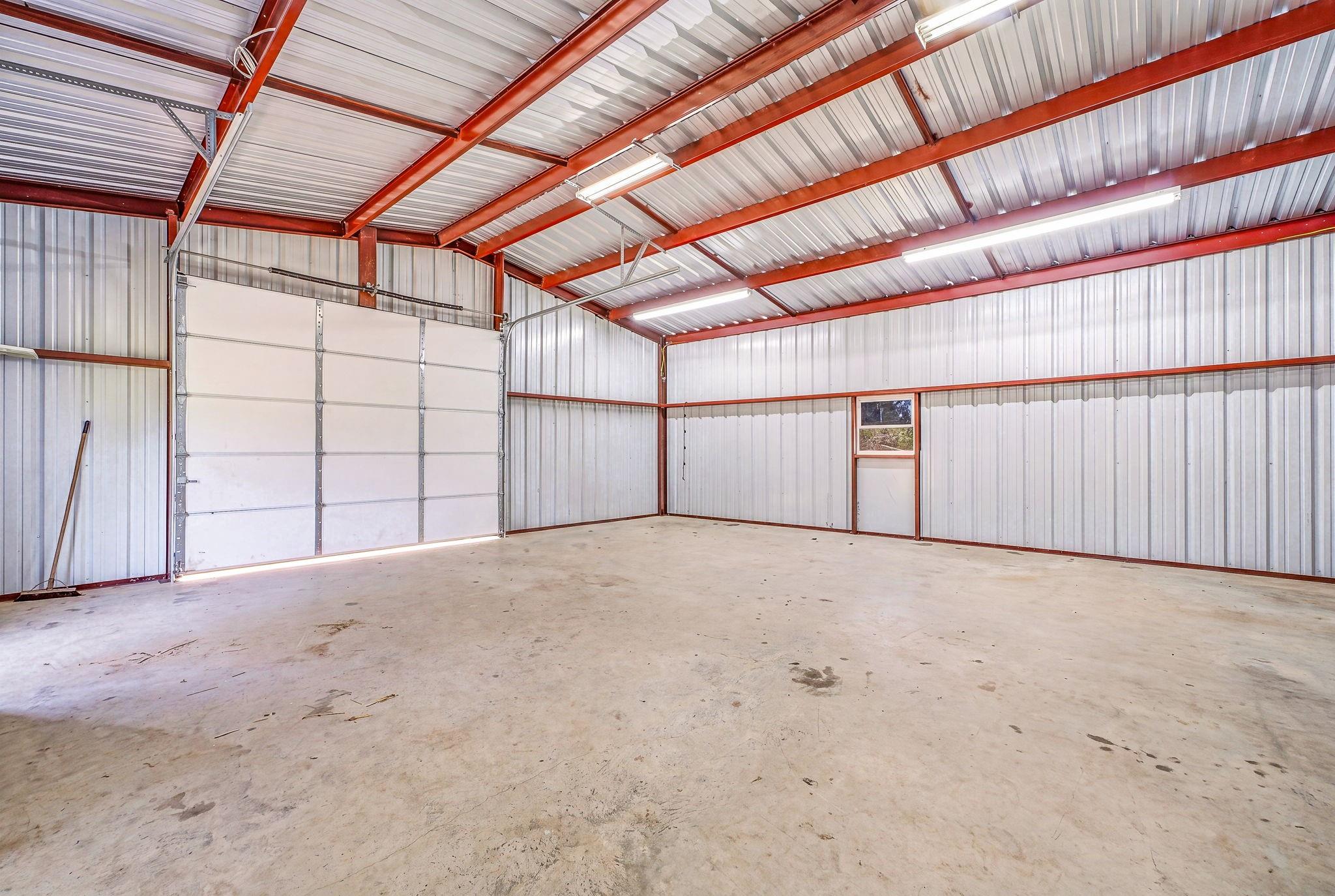 main property photo 28