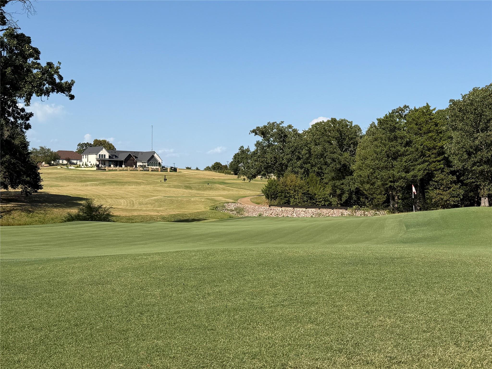 main property photo 19