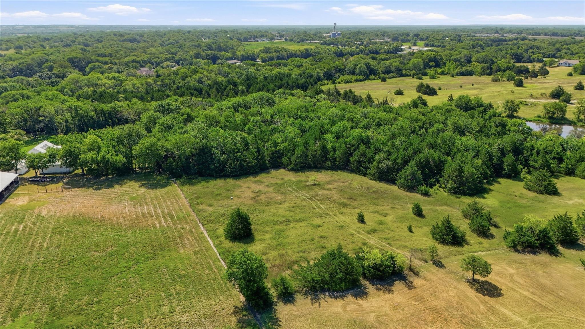 main property photo 10