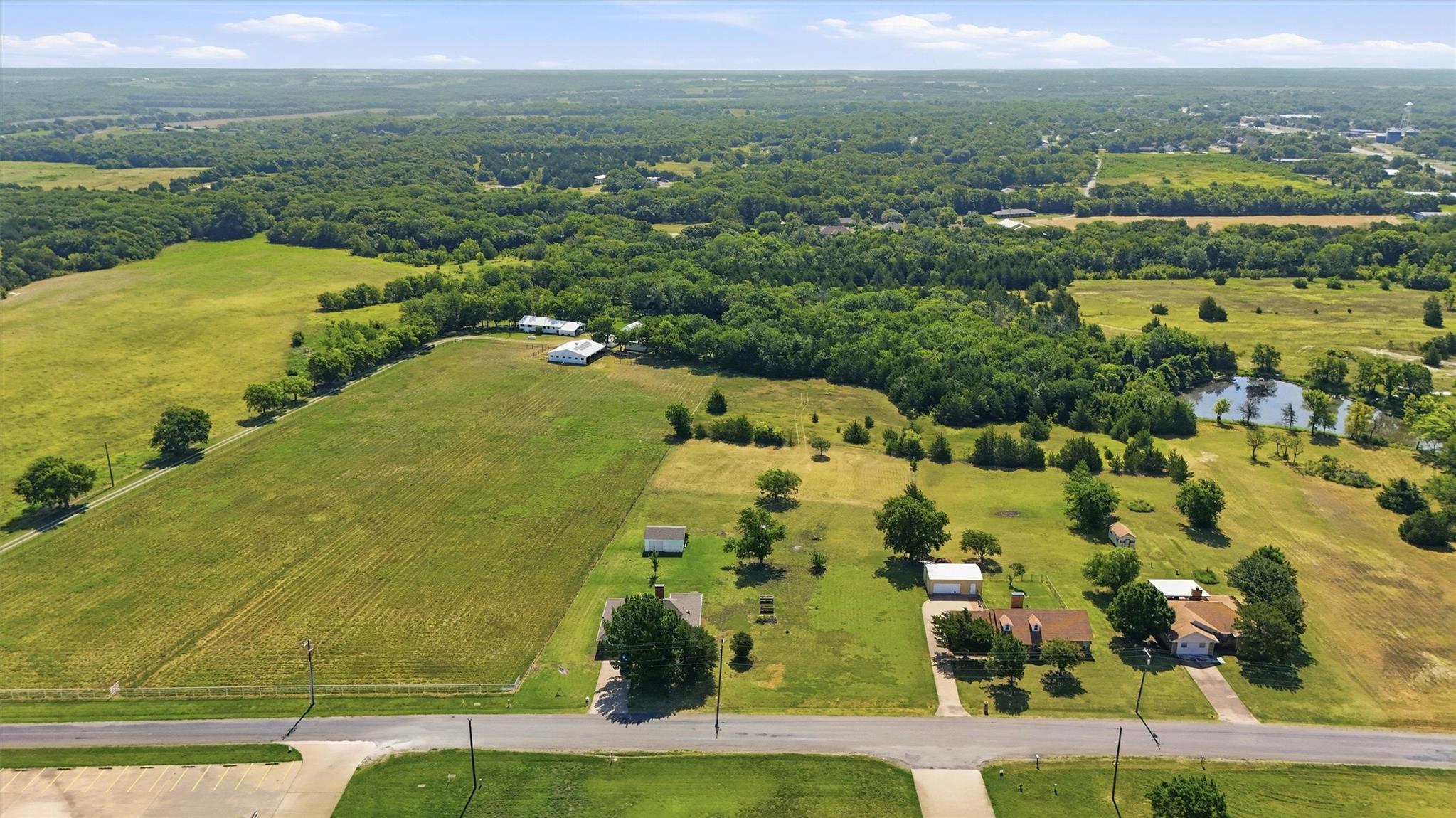 main property photo 4