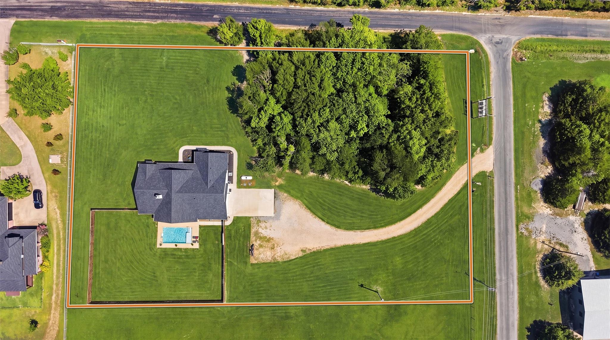 main property photo 33
