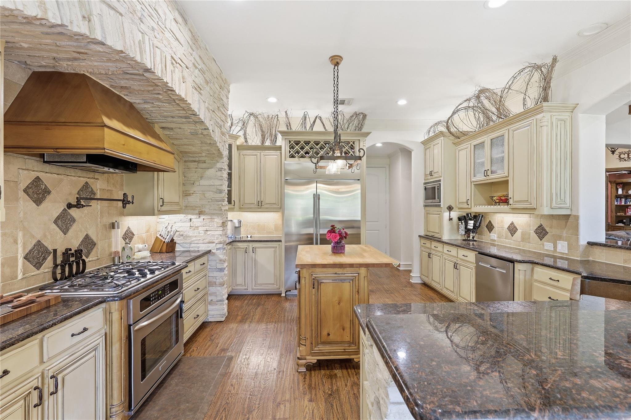 main property photo 13