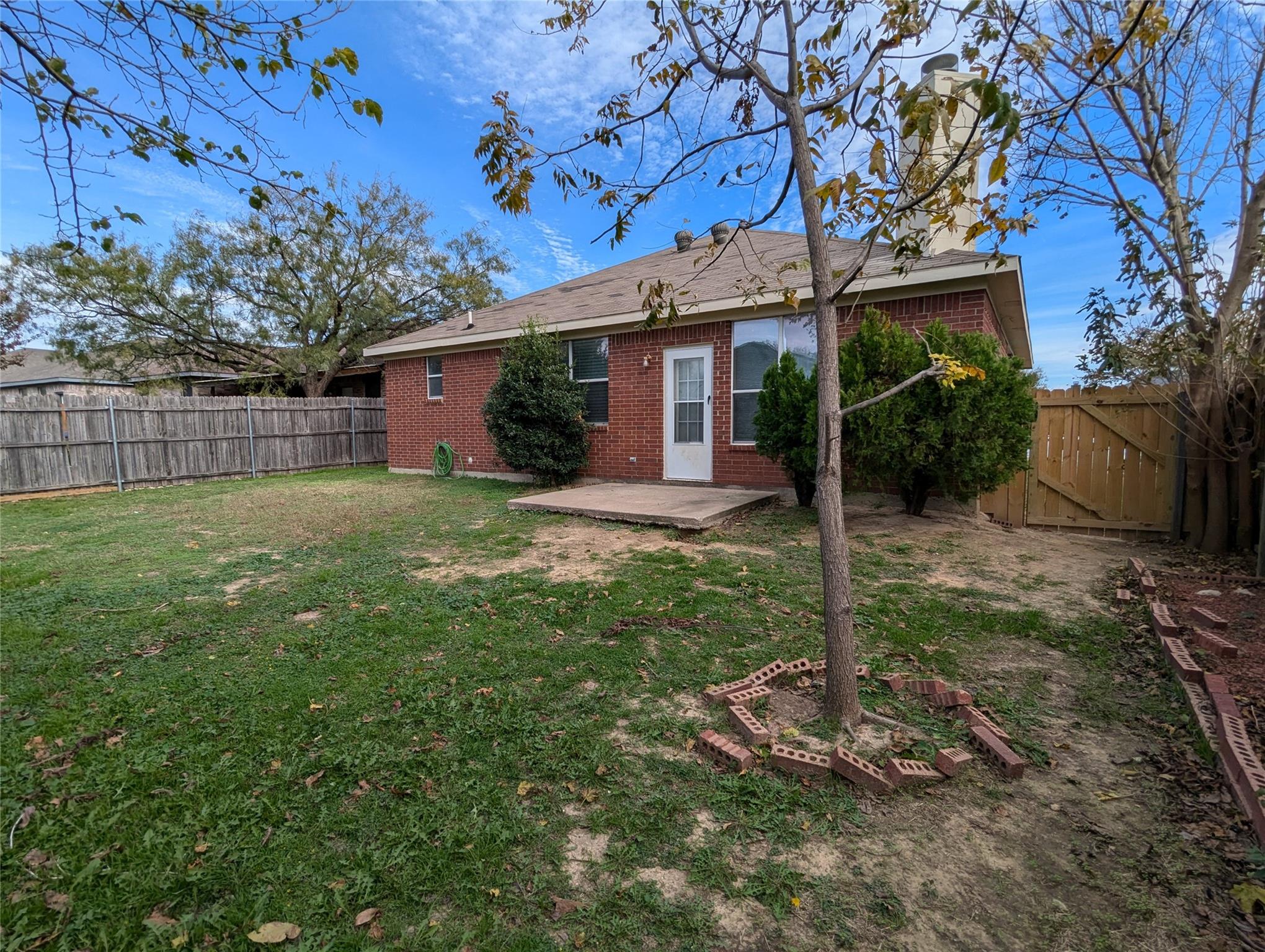 main property photo 20