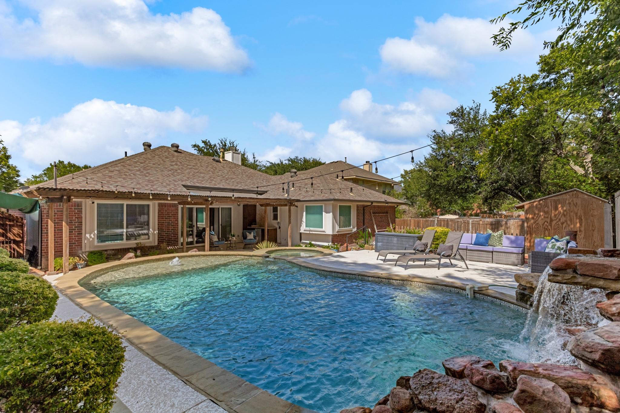 main property photo 29