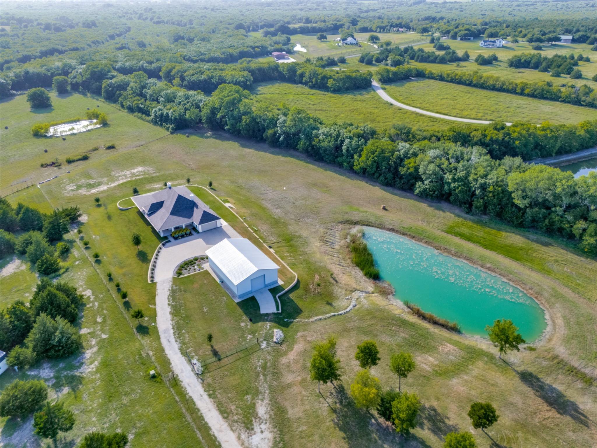 main property photo 3