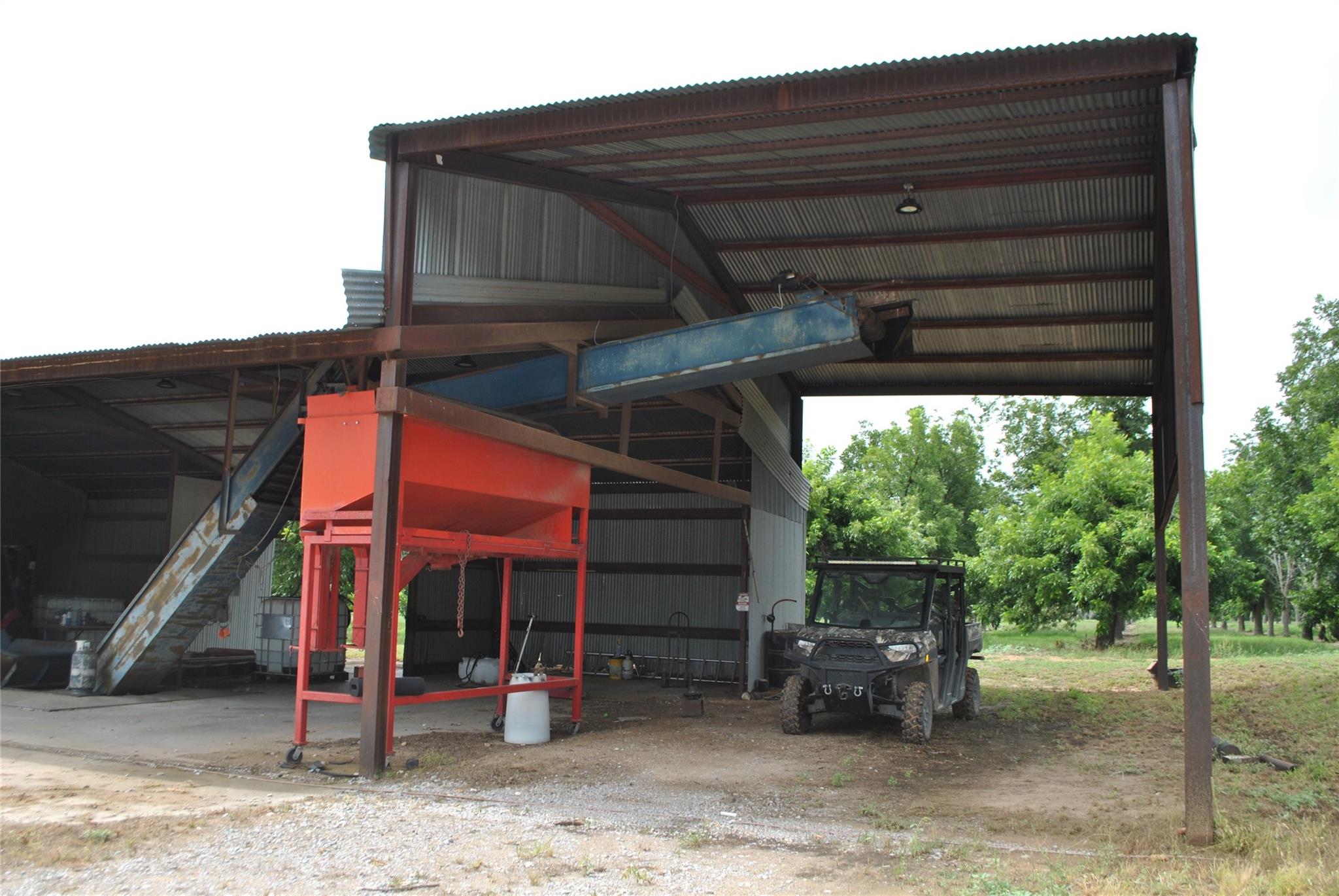 main property photo 23