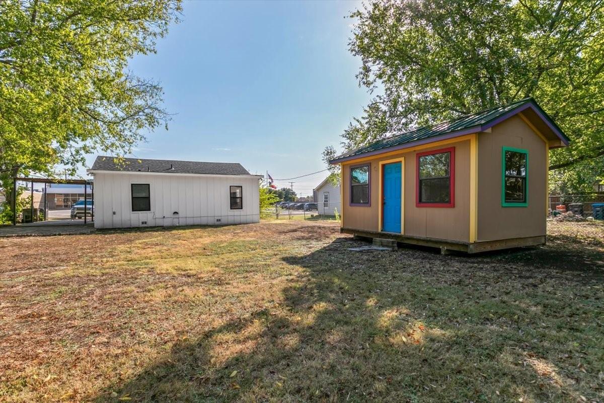 main property photo 23