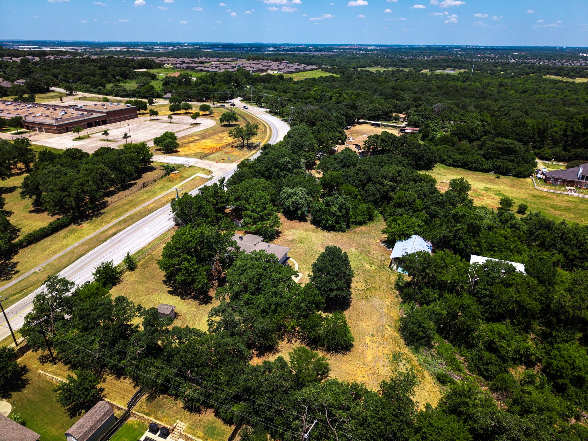 main property photo 30