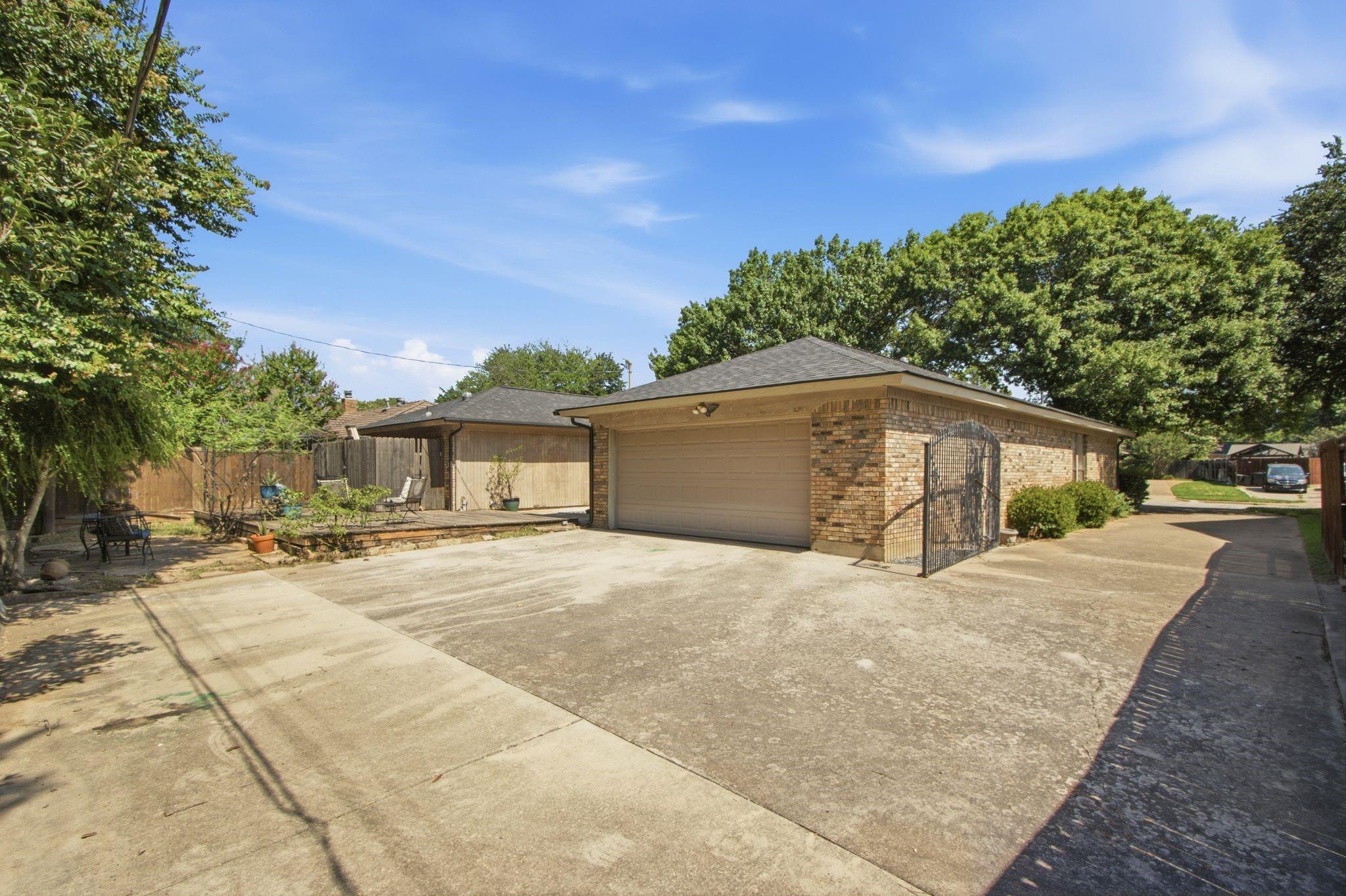main property photo 27