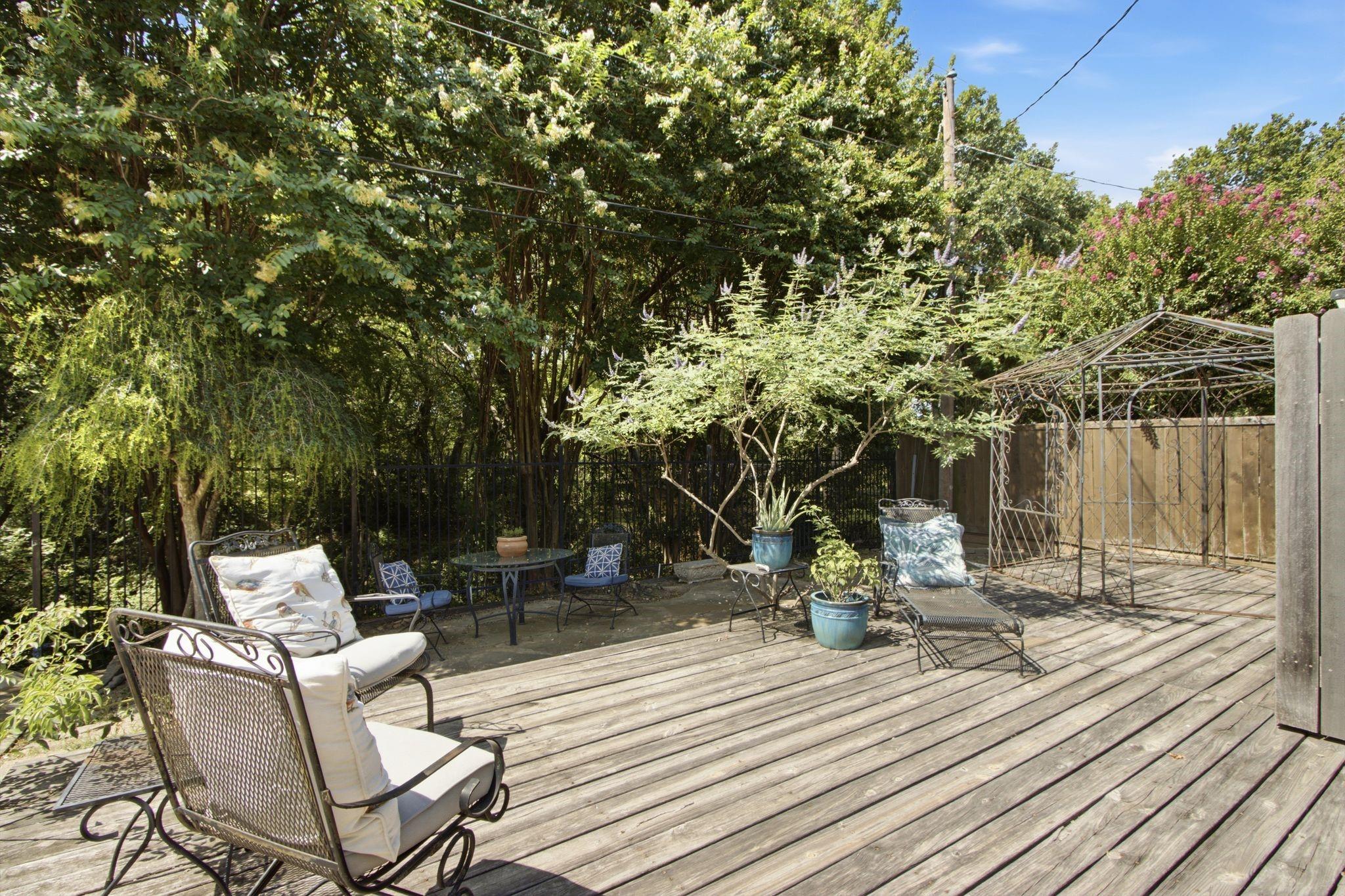 main property photo 29