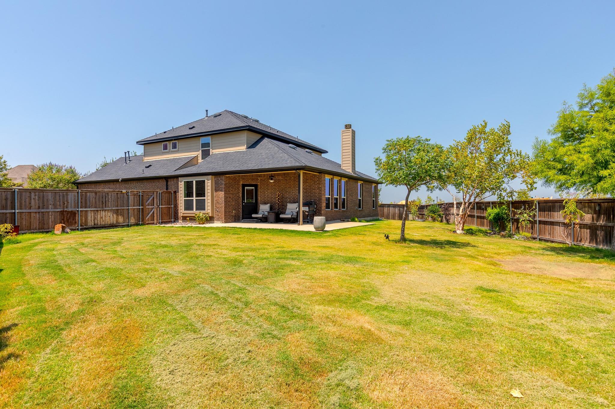 main property photo 30
