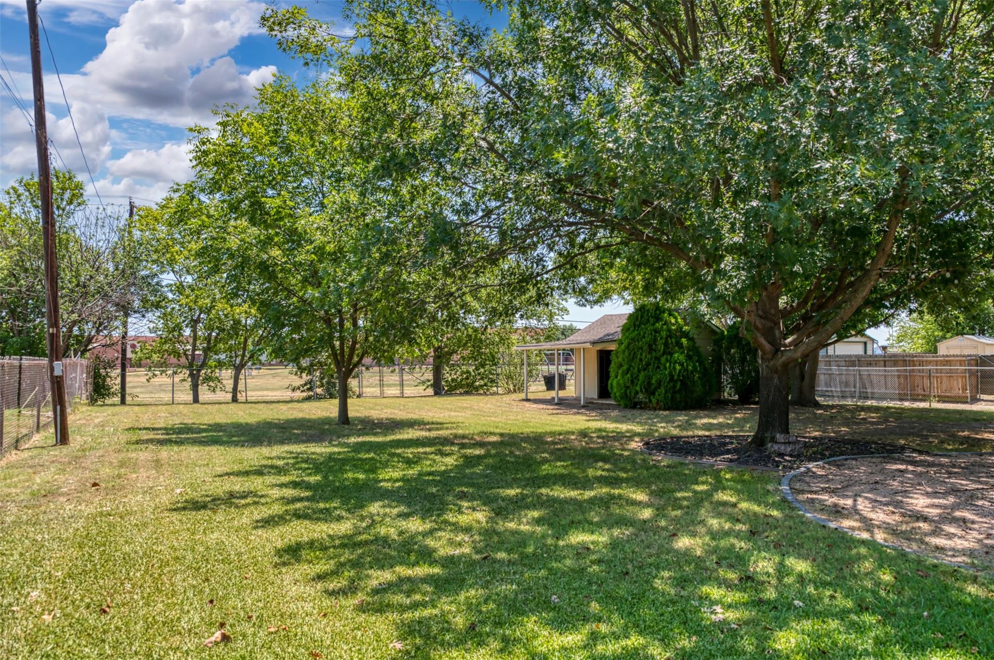 main property photo 29