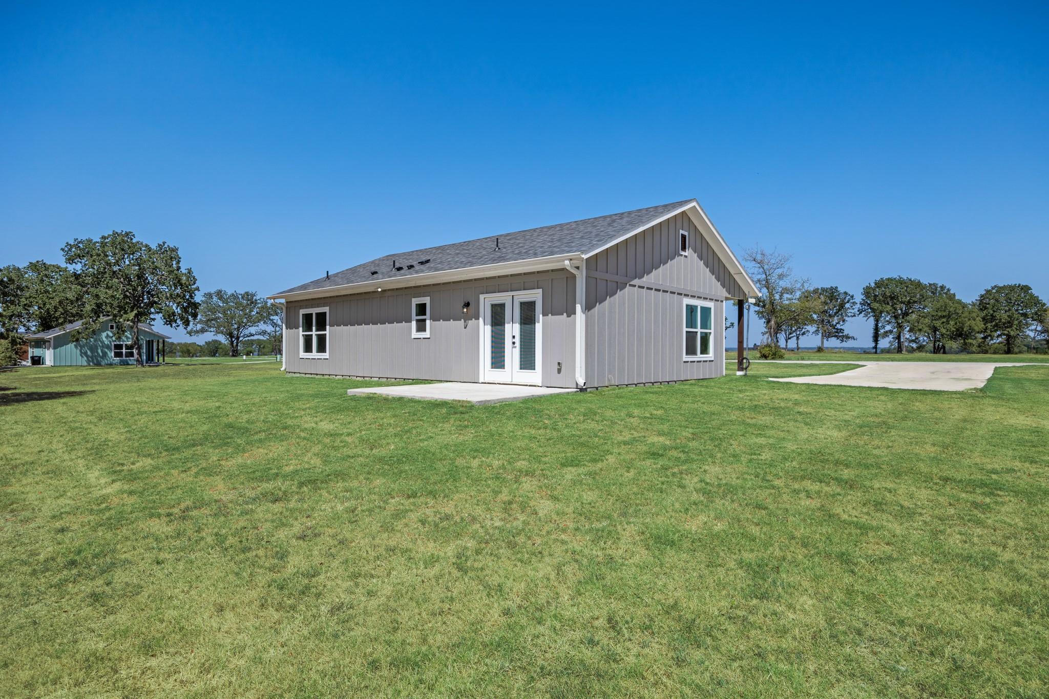 main property photo 18
