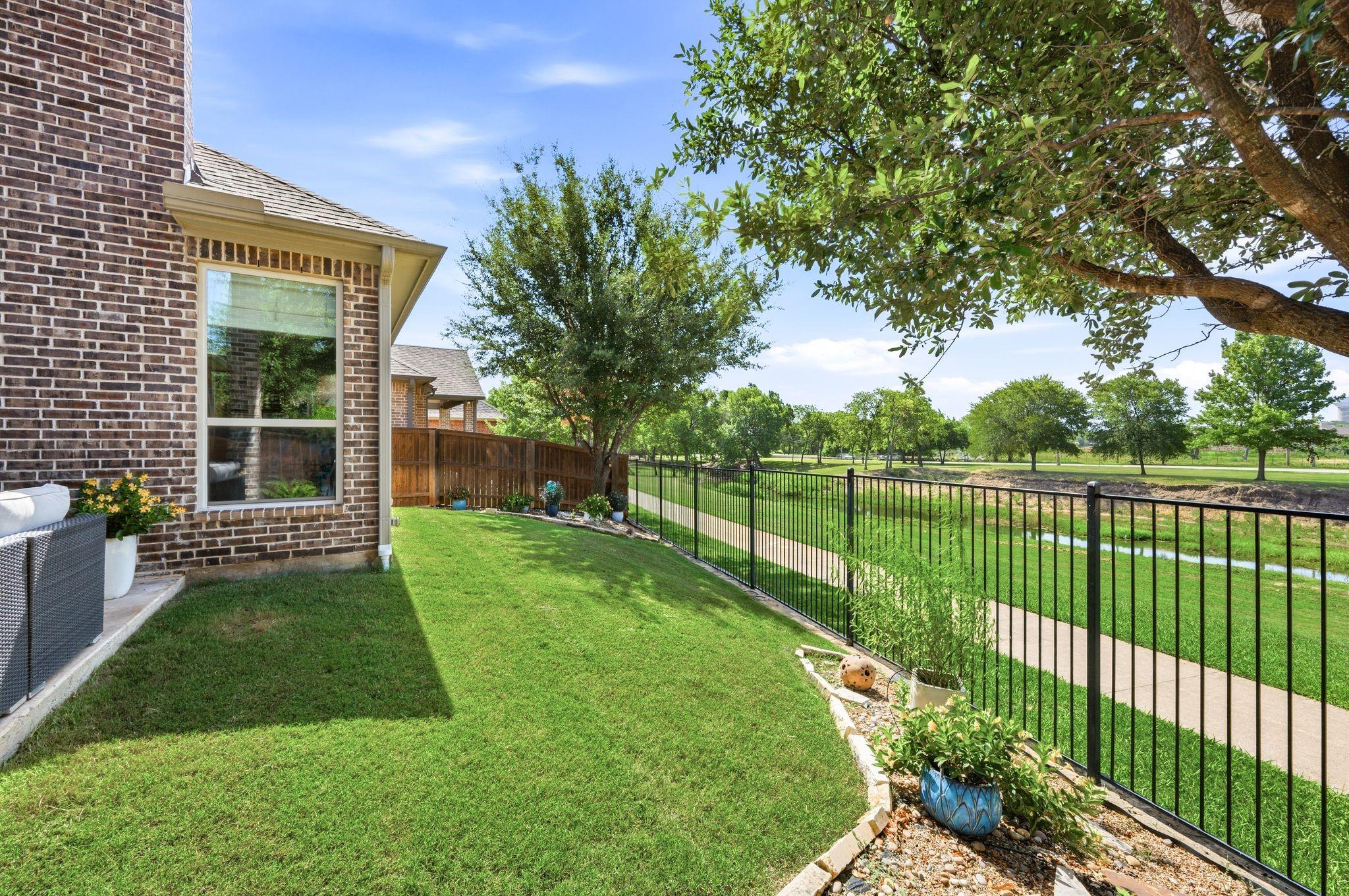 main property photo 30