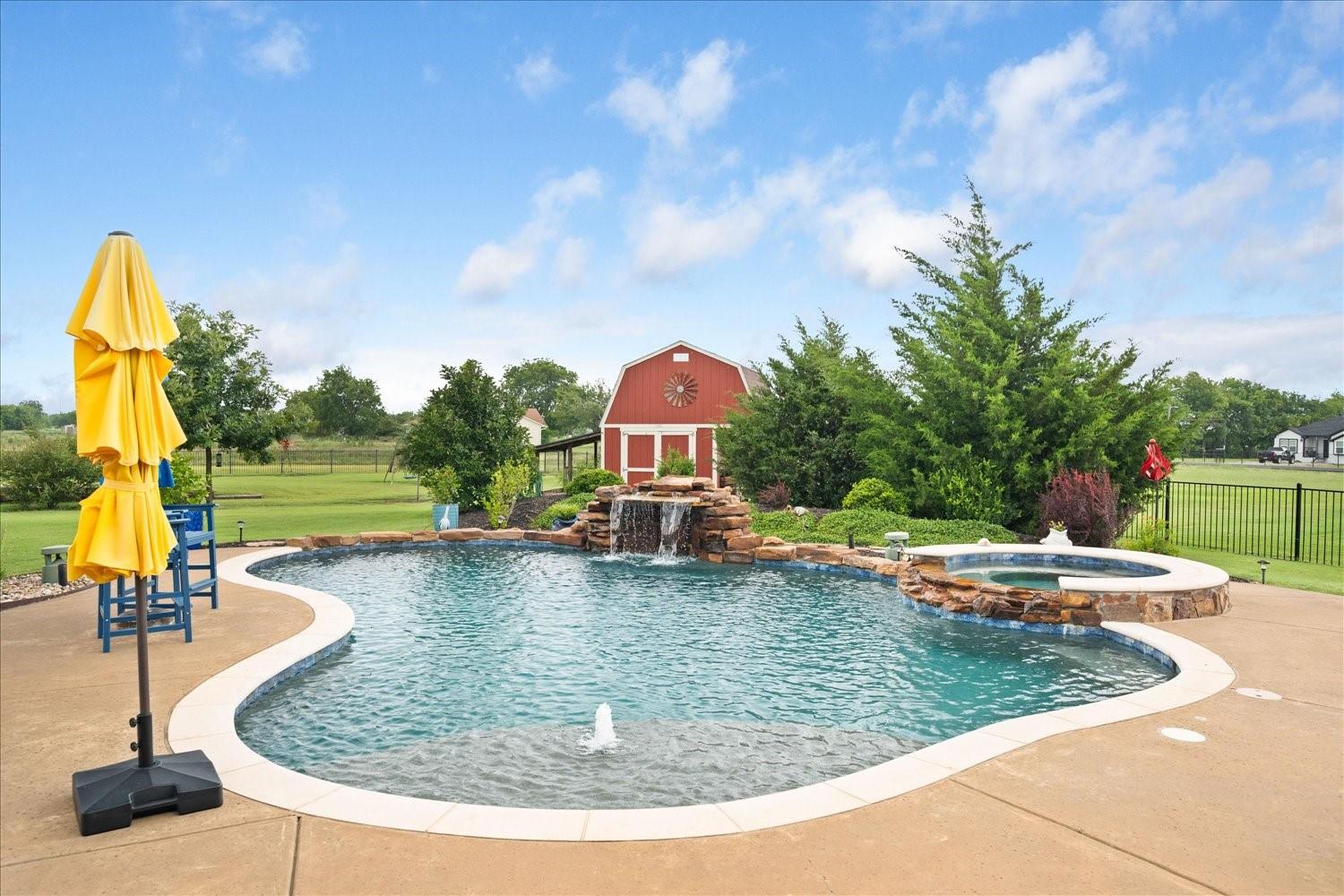 main property photo 23