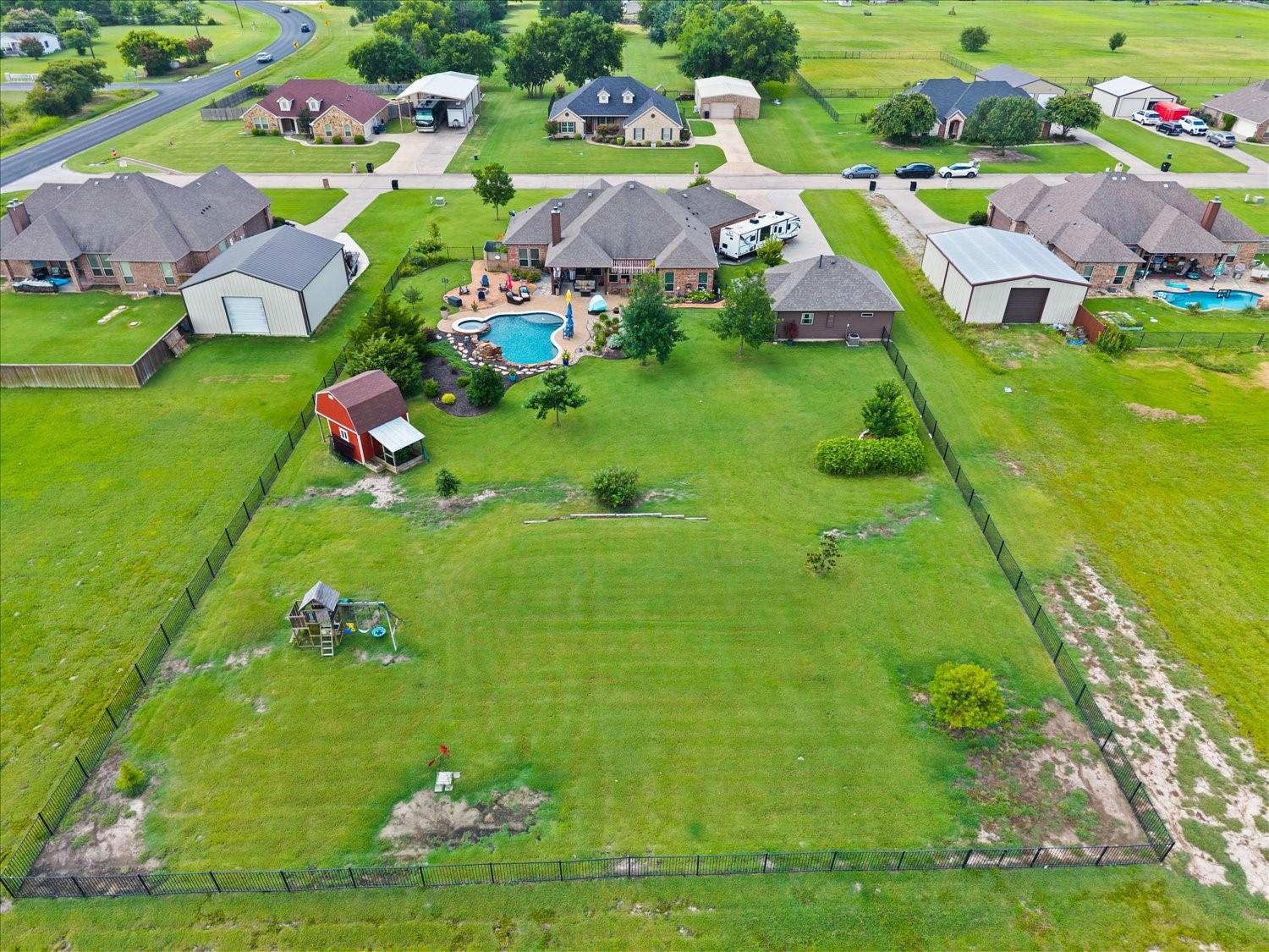 main property photo 25