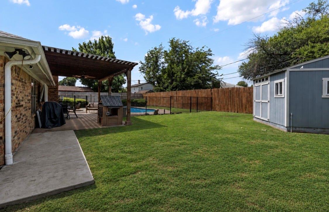 main property photo 34