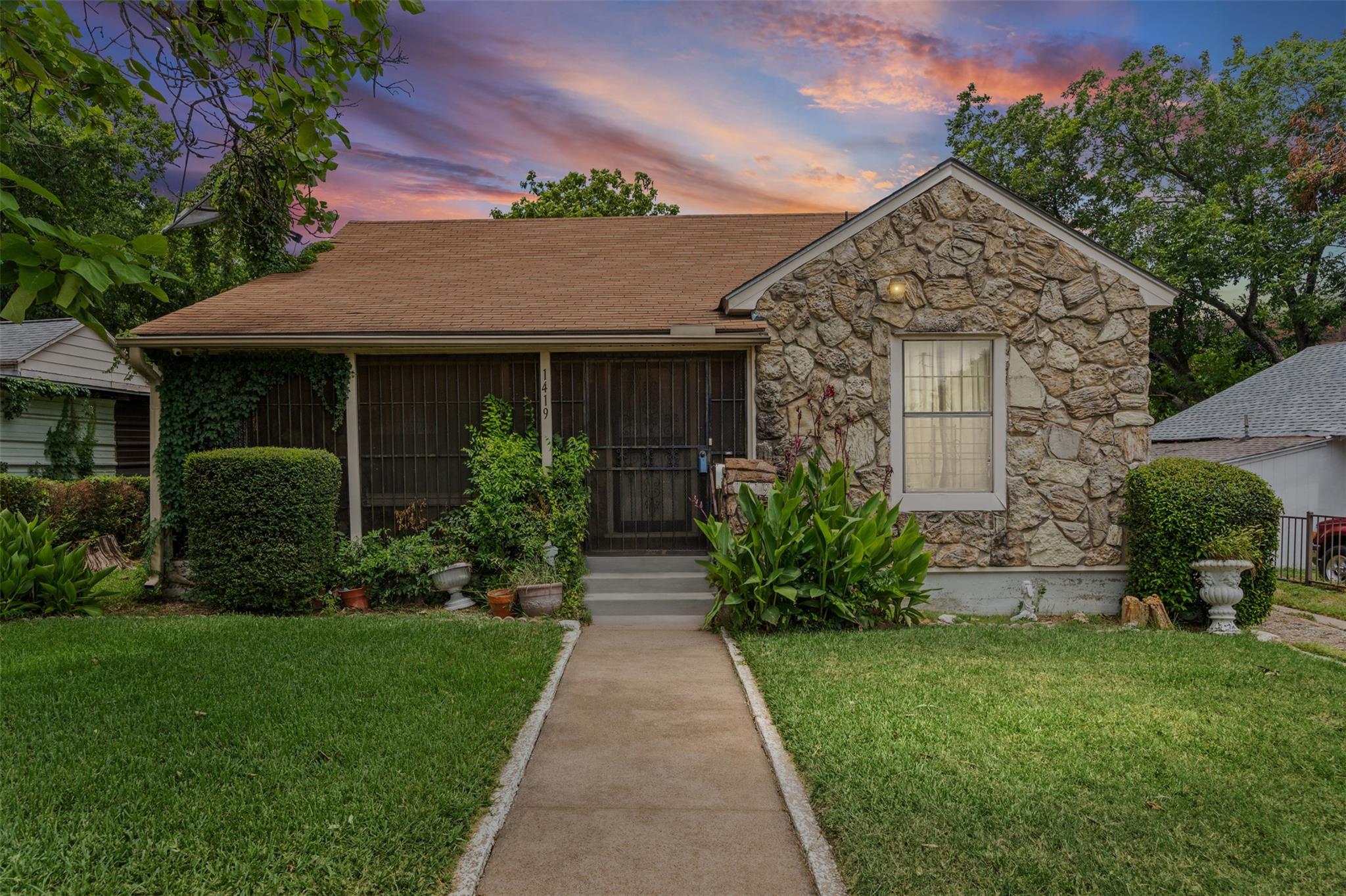 main property photo 34