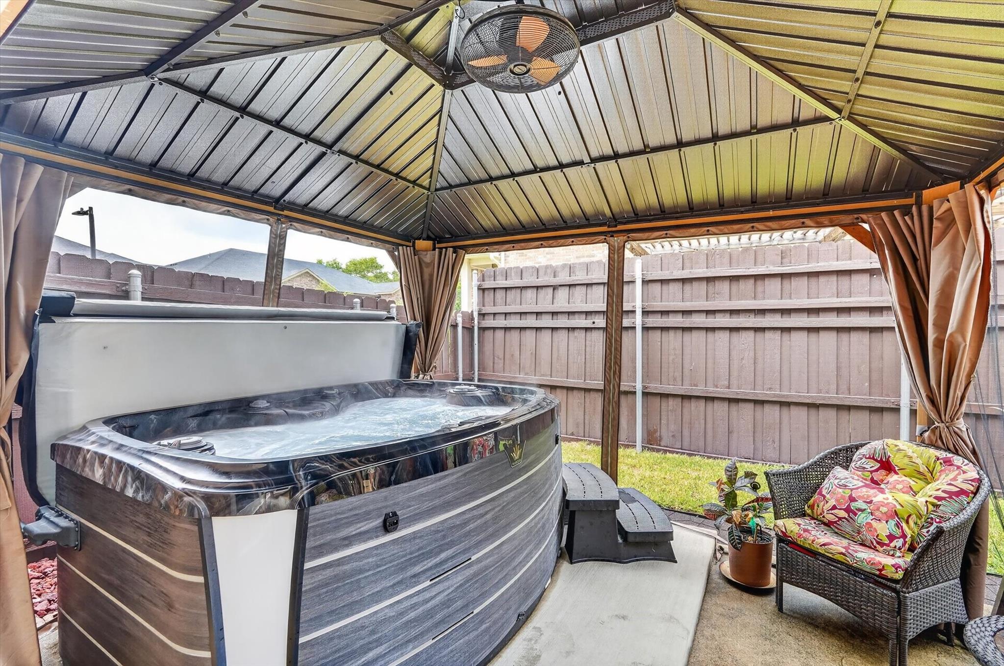 main property photo 18