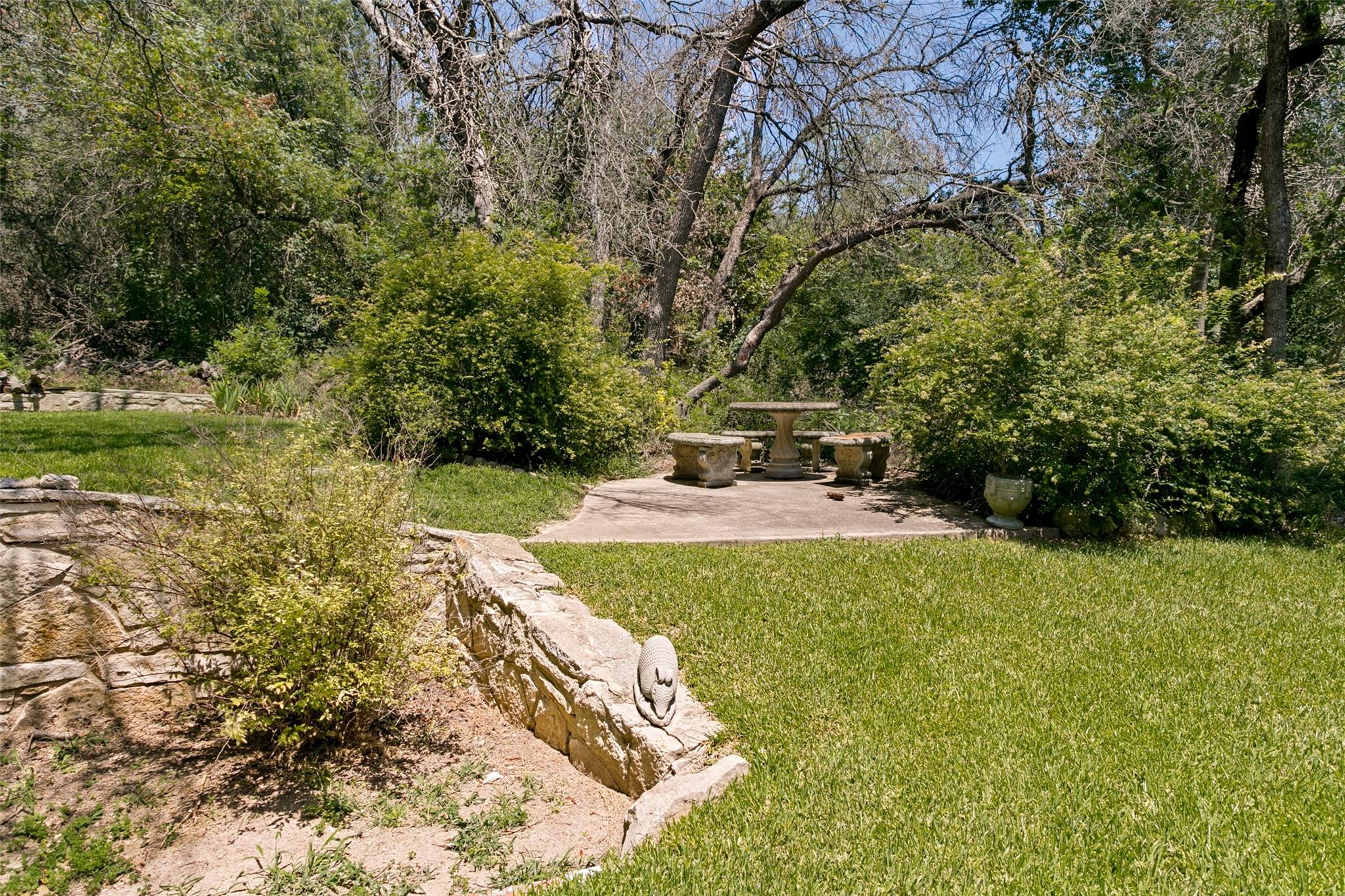 main property photo 31