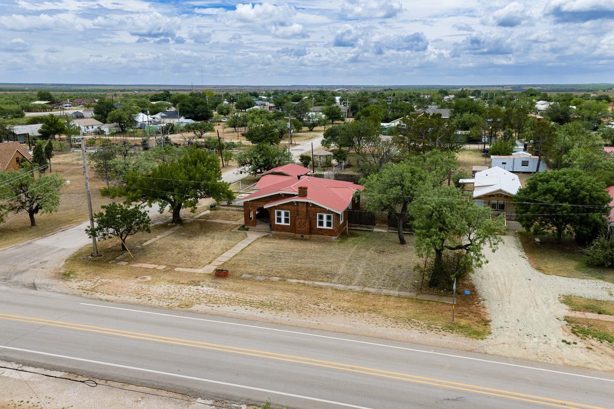 main property photo 27