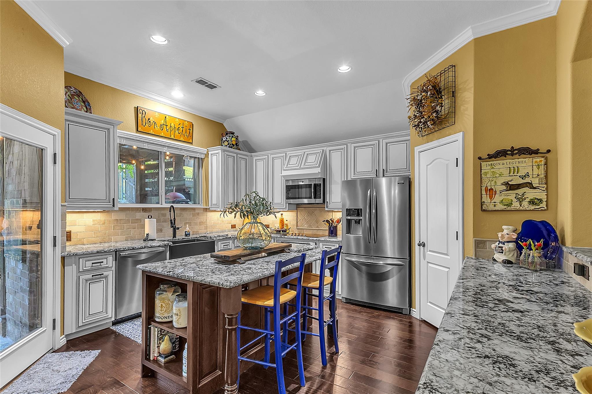 main property photo 12