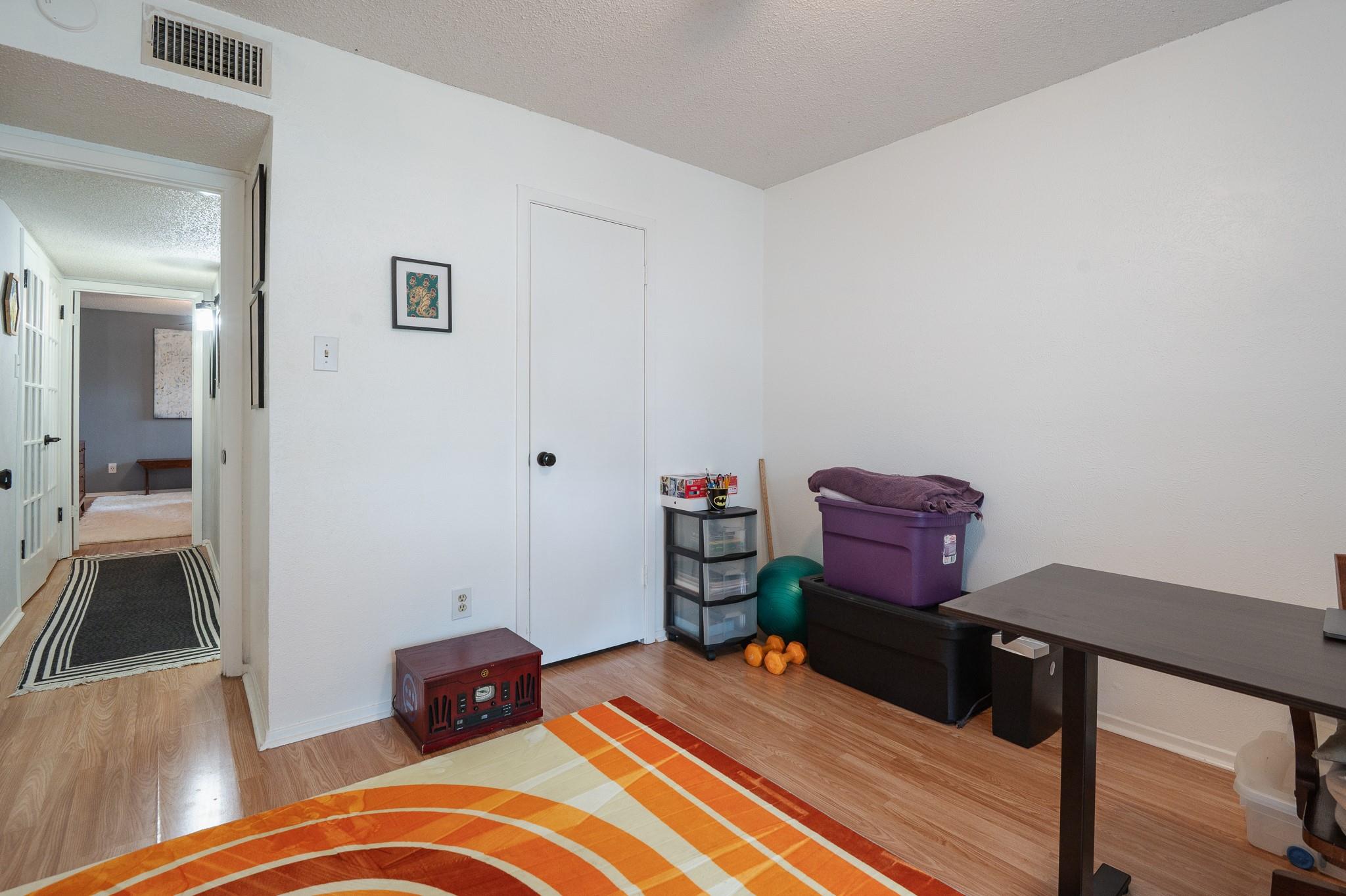 property viewer photo 18