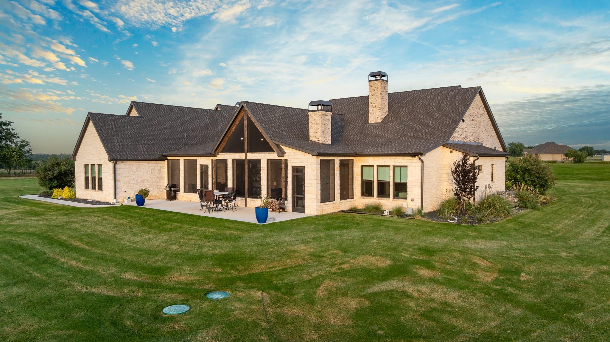 main property photo 2