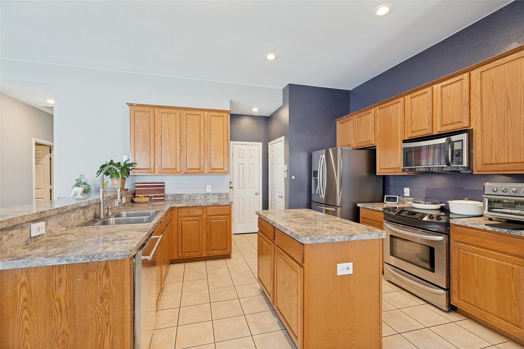 main property photo 9