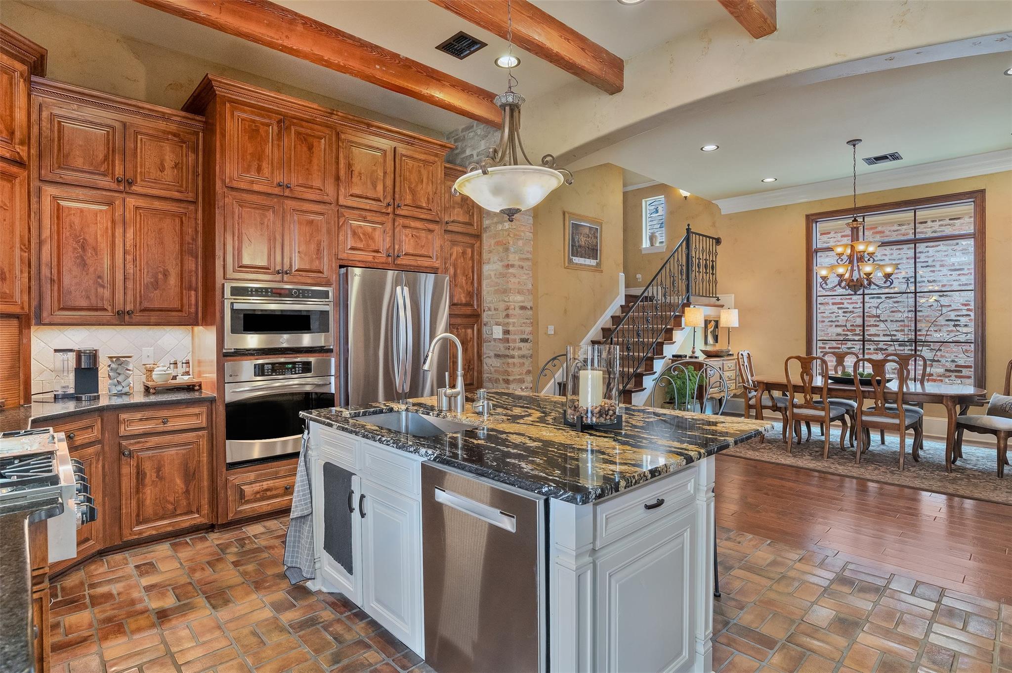 main property photo 13