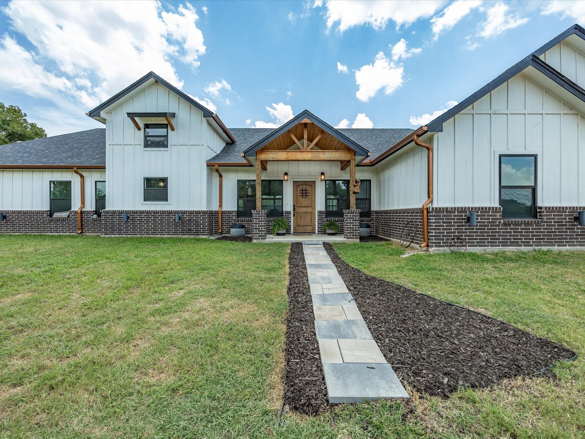 main property photo 0