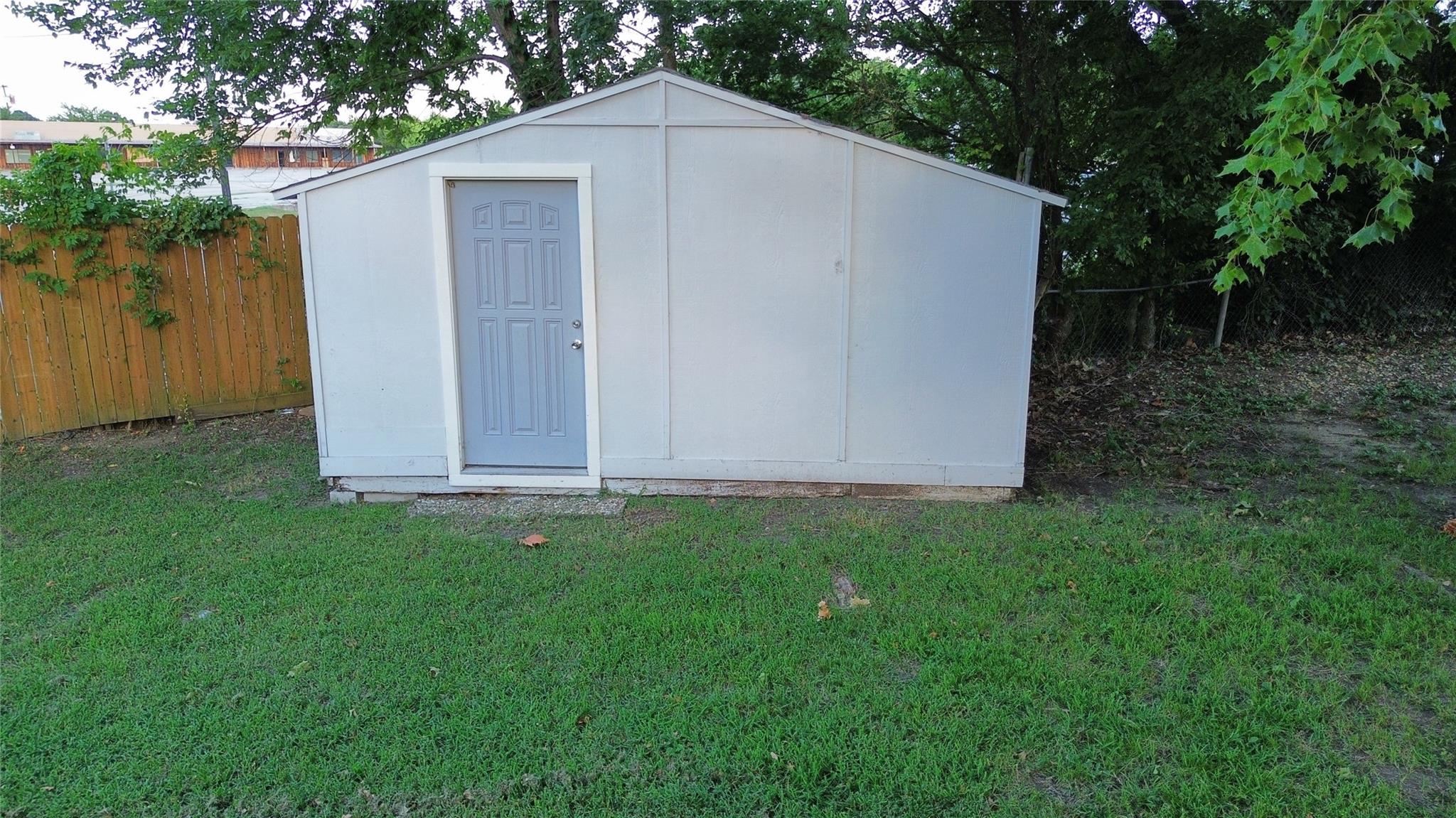 main property photo 23
