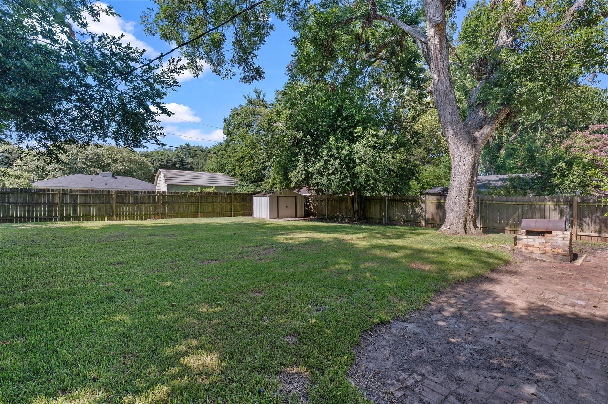 main property photo 20
